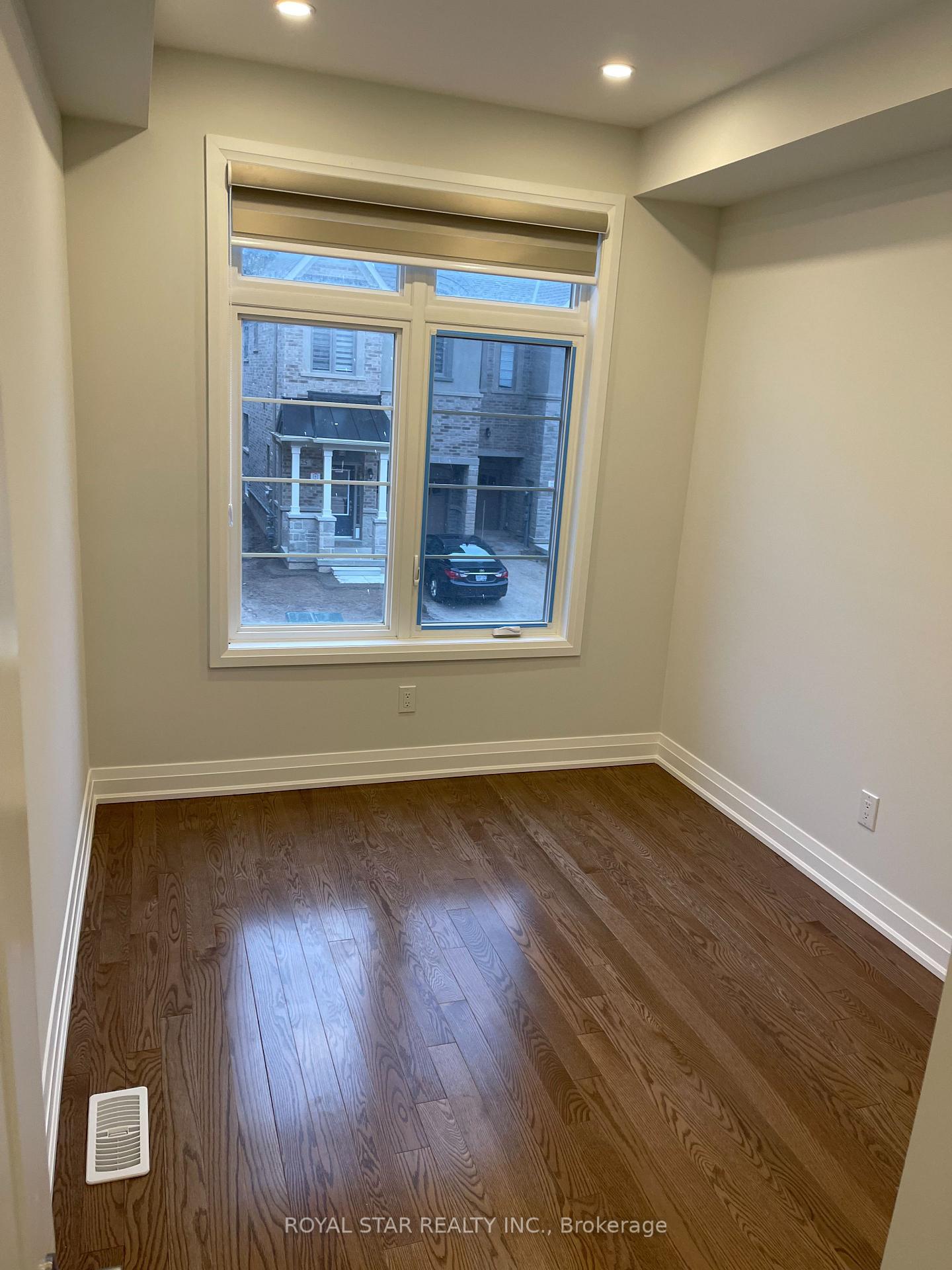 Photo 11 of 10 Summerbeam Way, Brampton, Bram West — HOMEH