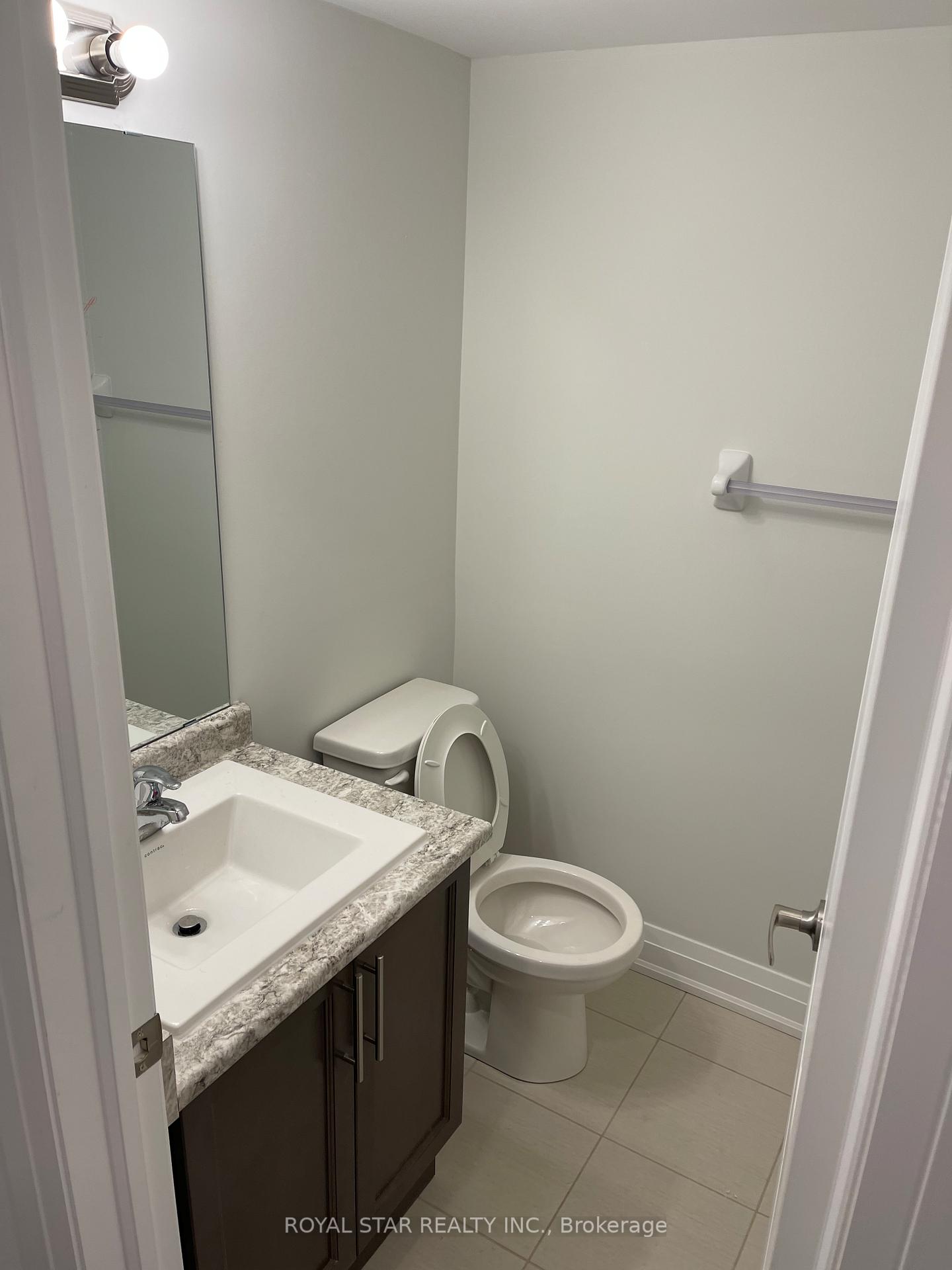 Photo 15 of 10 Summerbeam Way, Brampton, Bram West — HOMEH