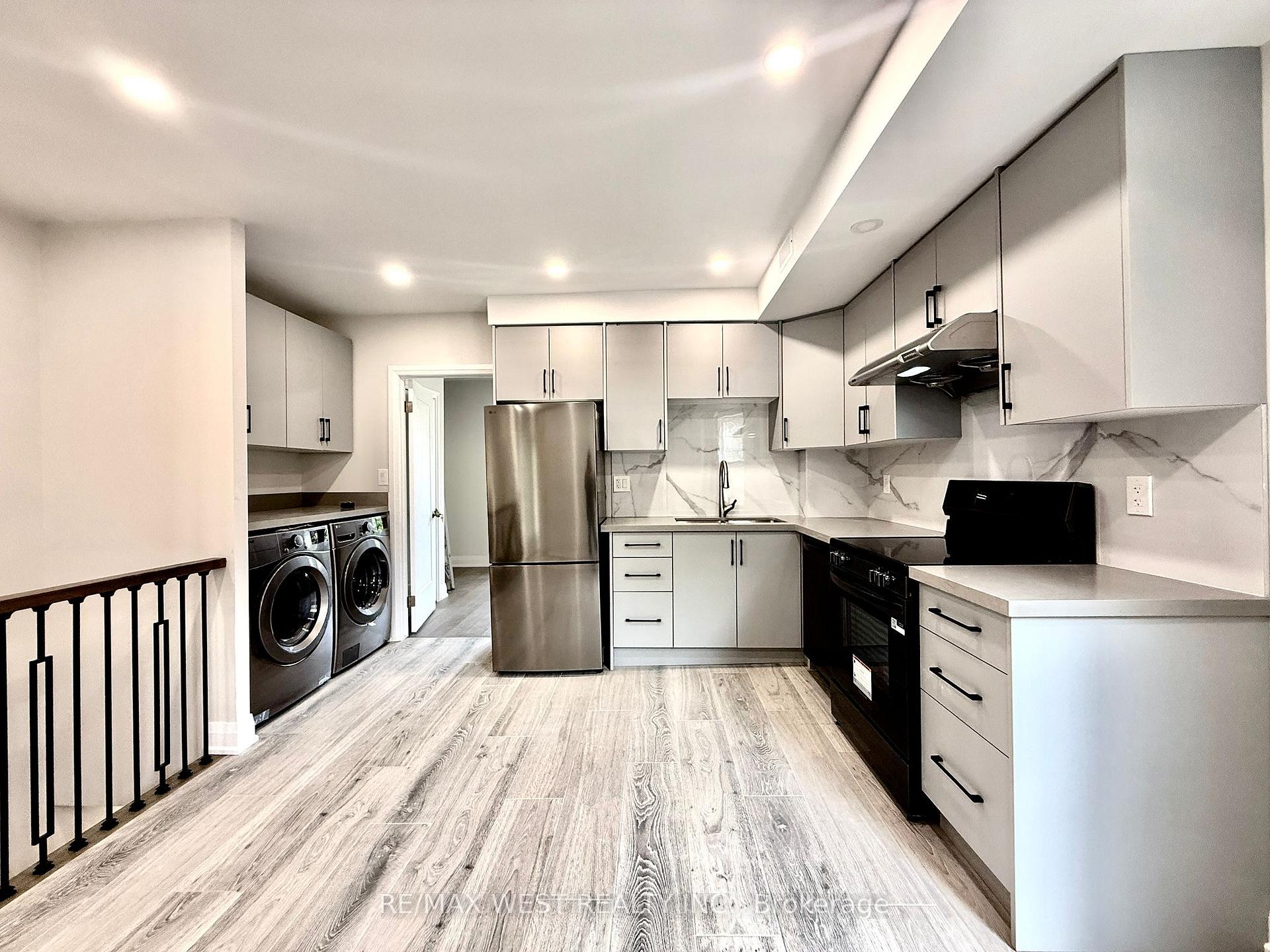 Photo 4 of Unit 2nd Floor, 17 Page Street, Toronto, Palmerston-Little Italy — HOMEH