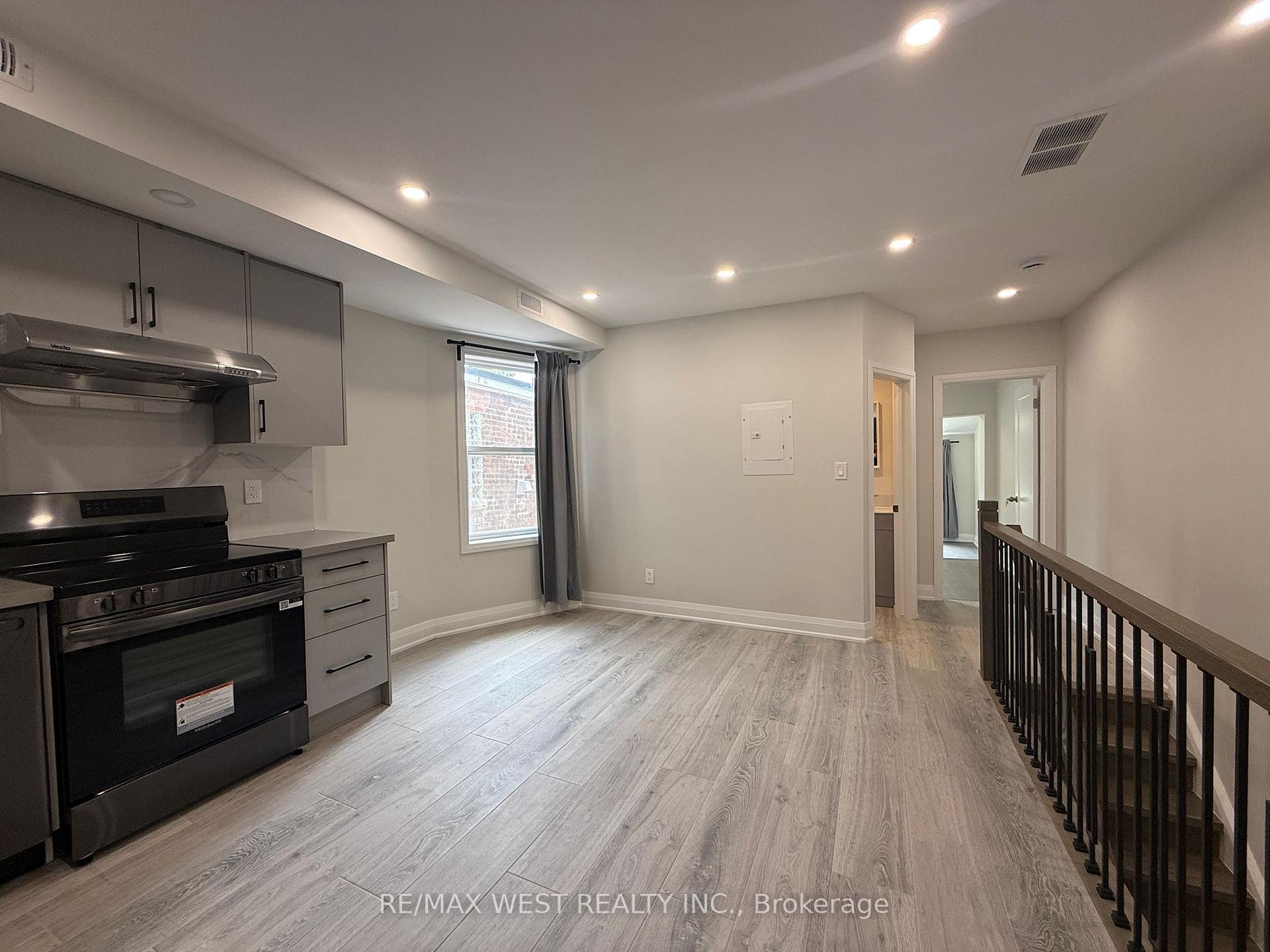 Photo 6 of Unit 2nd Floor, 17 Page Street, Toronto, Palmerston-Little Italy — HOMEH