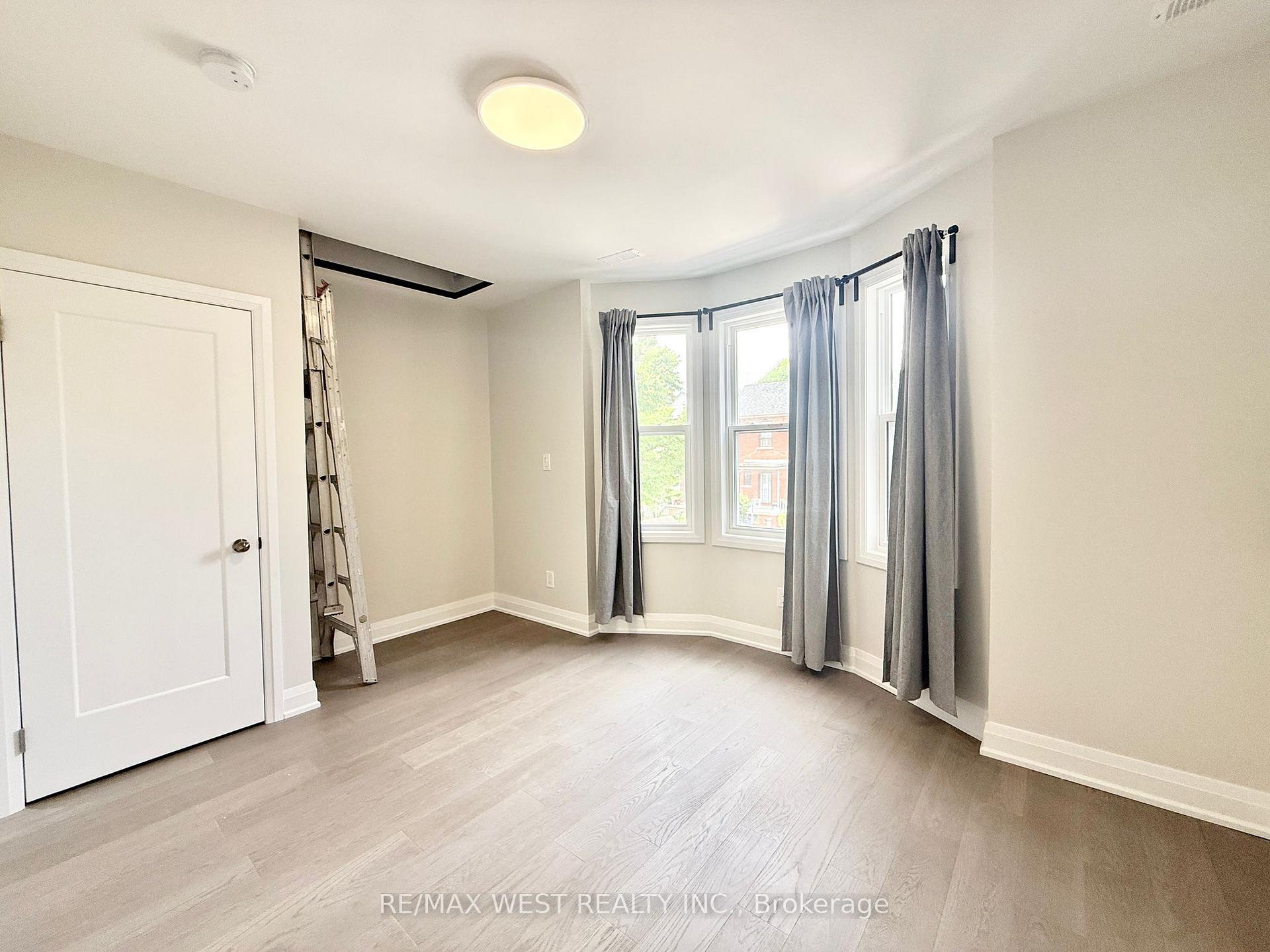 Photo 9 of Unit 2nd Floor, 17 Page Street, Toronto, Palmerston-Little Italy — HOMEH