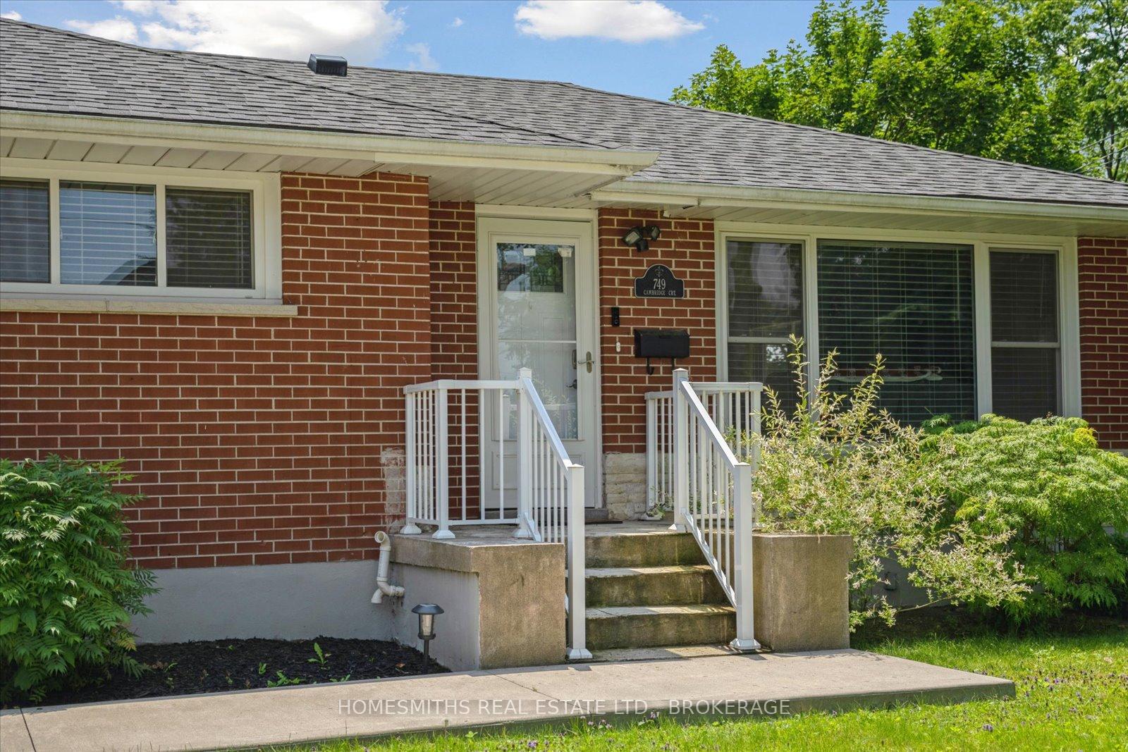 Photo 3 of 749 Cambridge Court, Oshawa, Eastdale — HOMEH