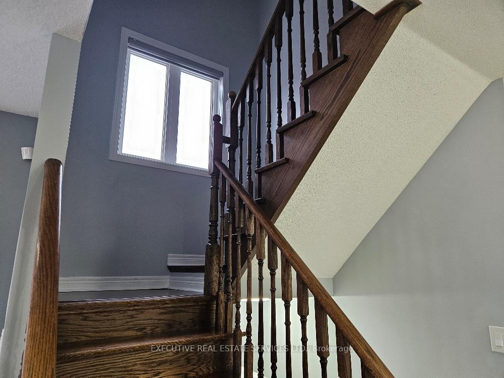 Photo 16 of 61 Baby Pointe Trail, Brampton, Northwest Brampton — HOMEH