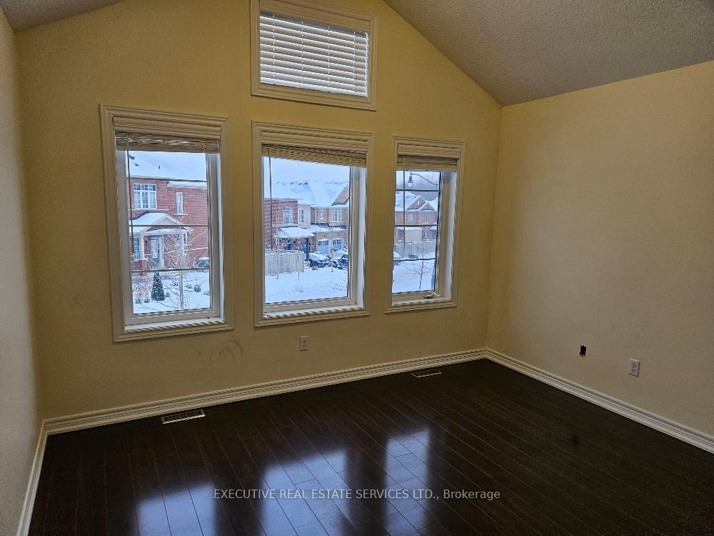 Photo 17 of 61 Baby Pointe Trail, Brampton, Northwest Brampton — HOMEH