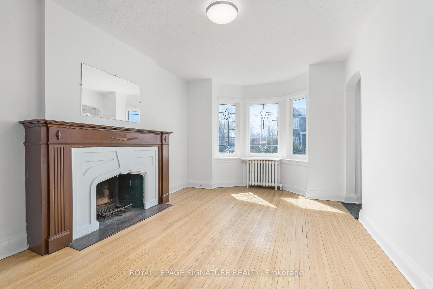 Photo 5 of 316 Cosburn Avenue, Toronto, East York — HOMEH