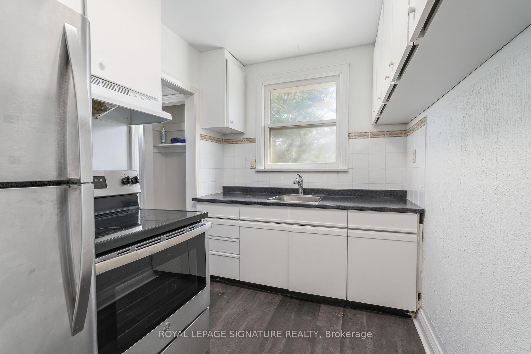 Photo 10 of 316 Cosburn Avenue, Toronto, East York — HOMEH