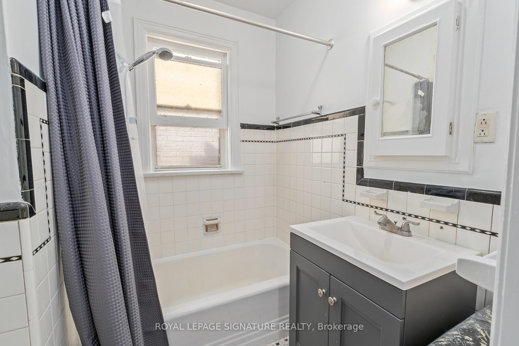 Photo 13 of 316 Cosburn Avenue, Toronto, East York — HOMEH