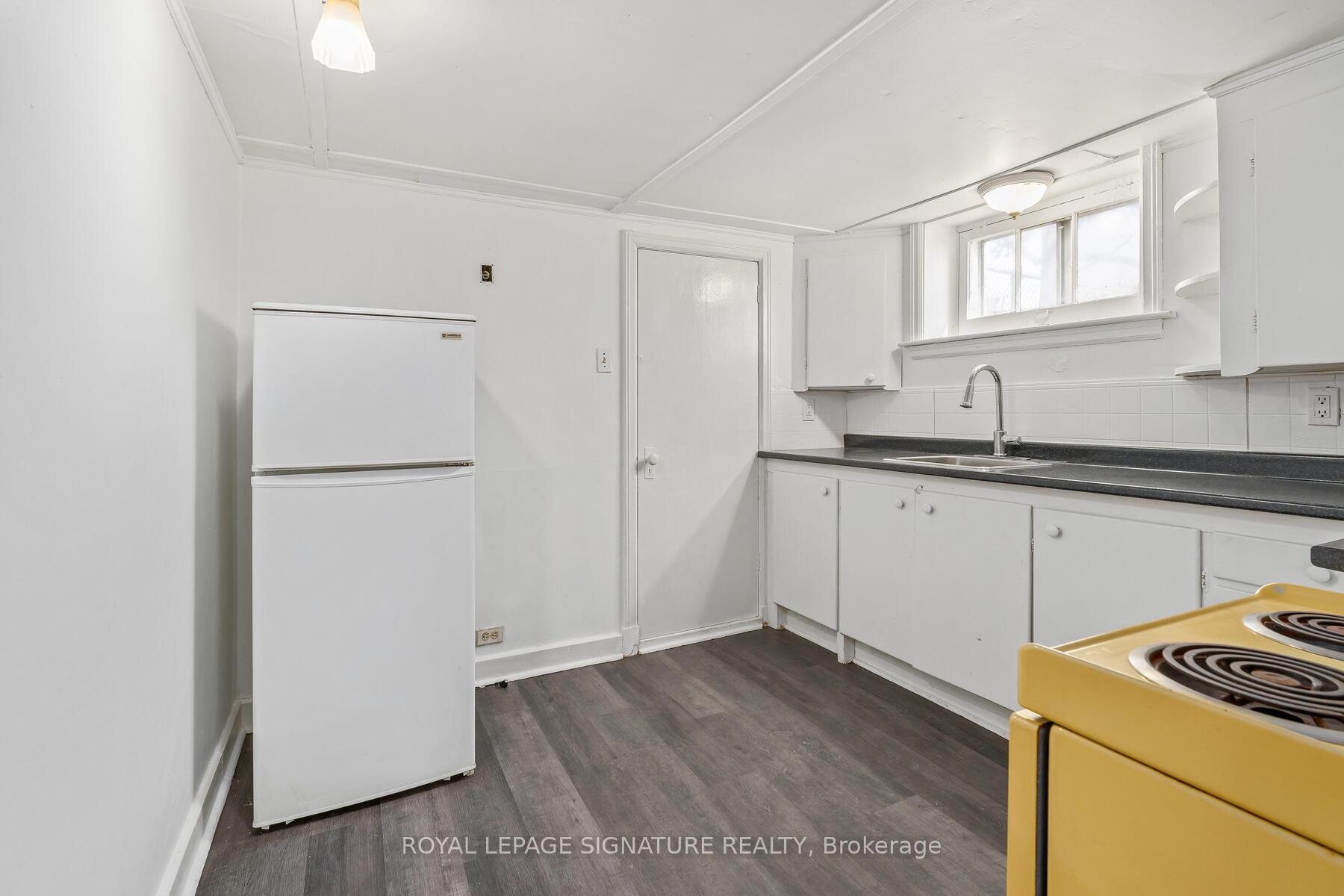 Photo 17 of 316 Cosburn Avenue, Toronto, East York — HOMEH