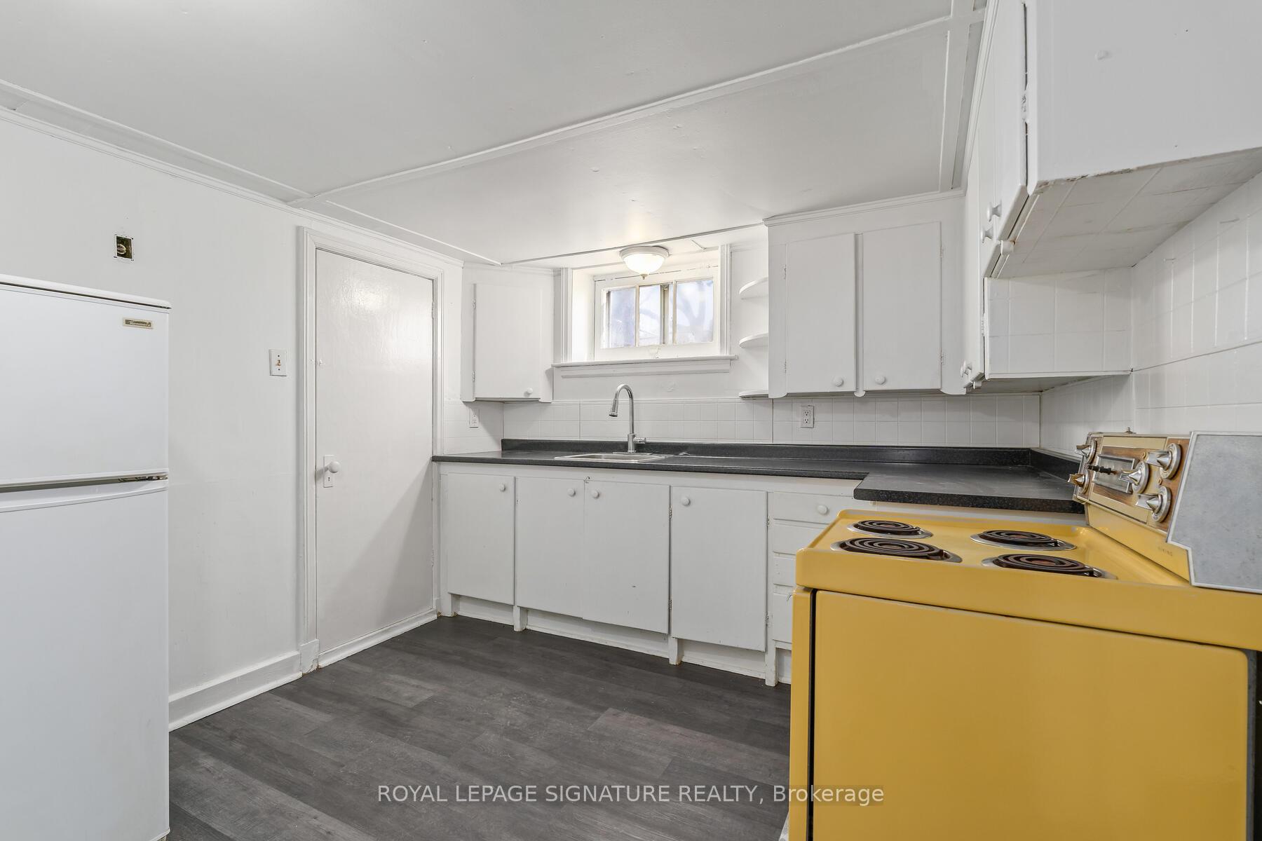 Photo 18 of 316 Cosburn Avenue, Toronto, East York — HOMEH