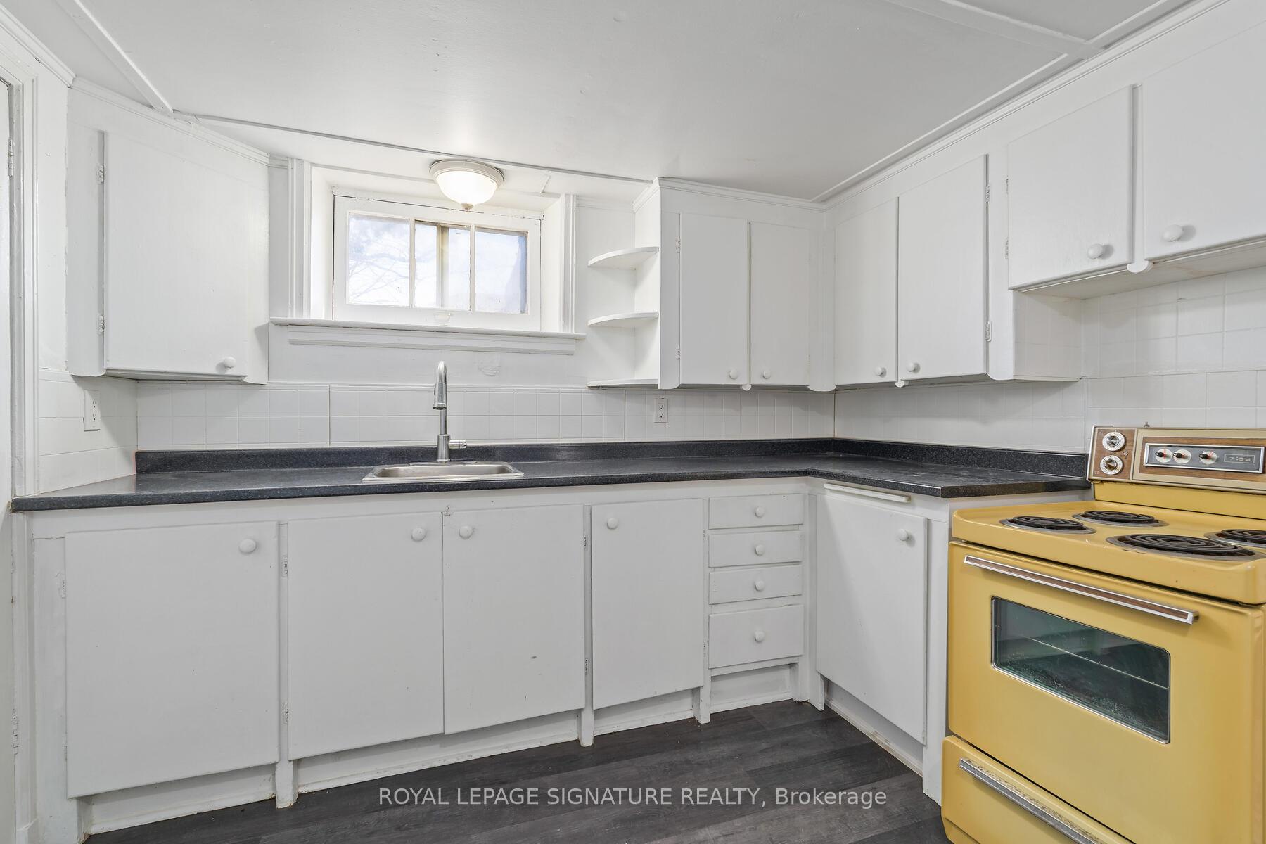 Photo 20 of 316 Cosburn Avenue, Toronto, East York — HOMEH