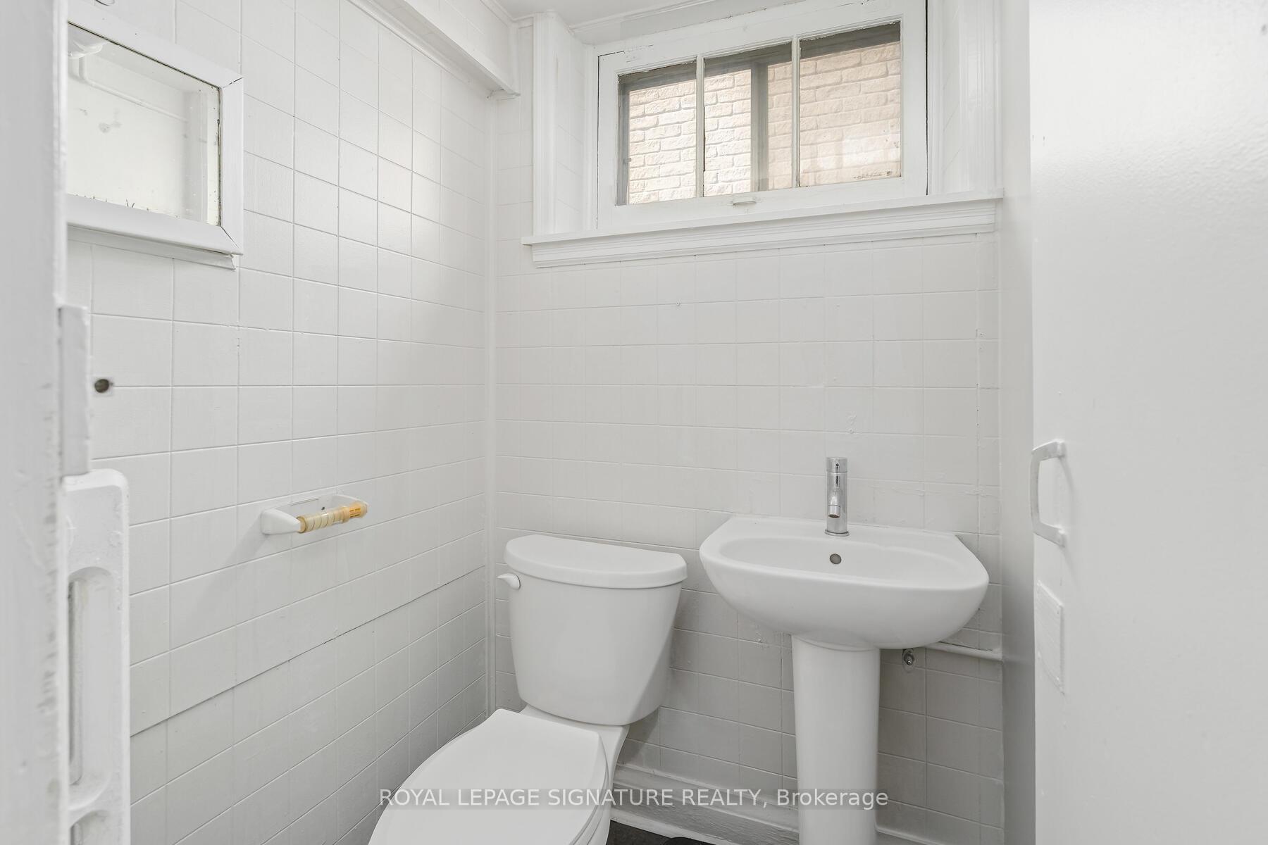 Photo 21 of 316 Cosburn Avenue, Toronto, East York — HOMEH