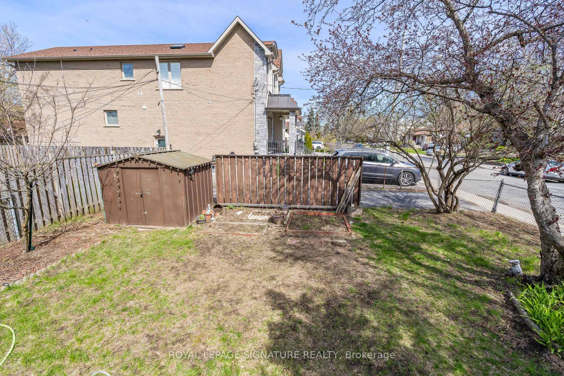 Photo 25 of 316 Cosburn Avenue, Toronto, East York — HOMEH