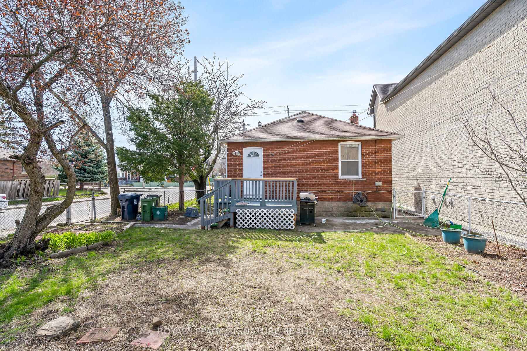 Photo 27 of 316 Cosburn Avenue, Toronto, East York — HOMEH
