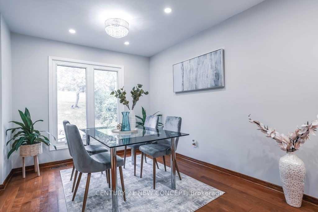 Photo 4 of 2 Sundown Court, Vaughan, Lakeview Estates — HOMEH