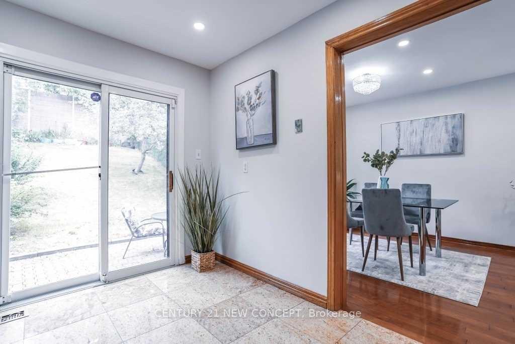 Photo 8 of 2 Sundown Court, Vaughan, Lakeview Estates — HOMEH