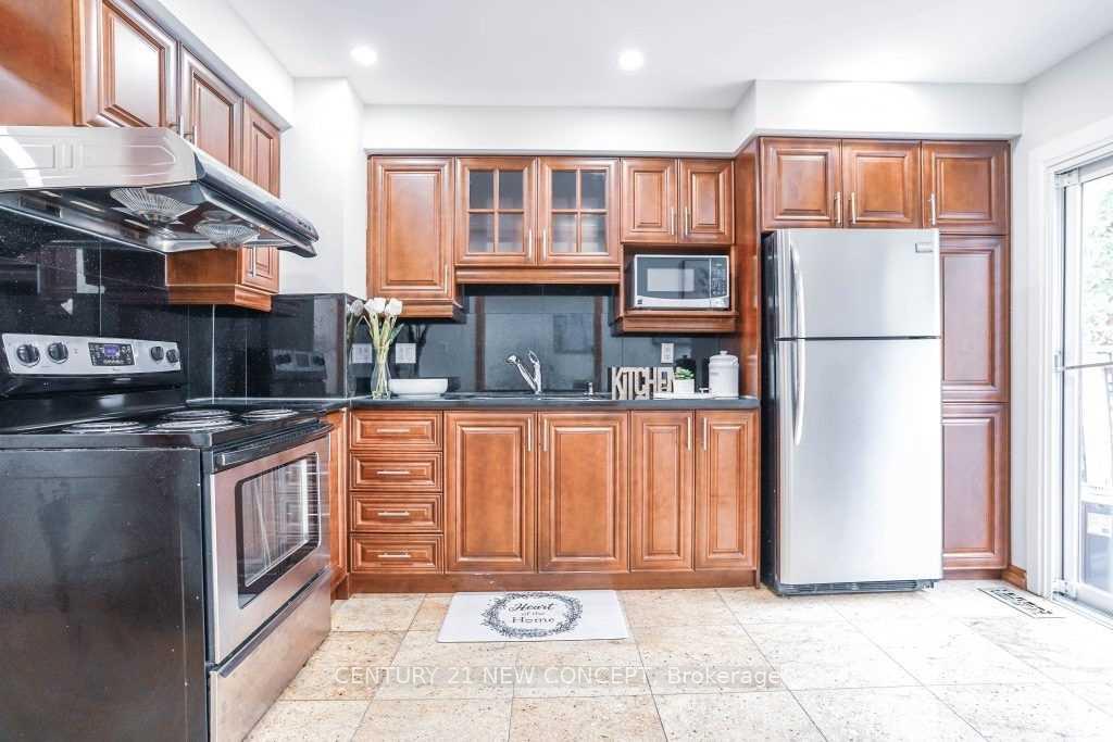 Photo 7 of 2 Sundown Court, Vaughan, Lakeview Estates — HOMEH