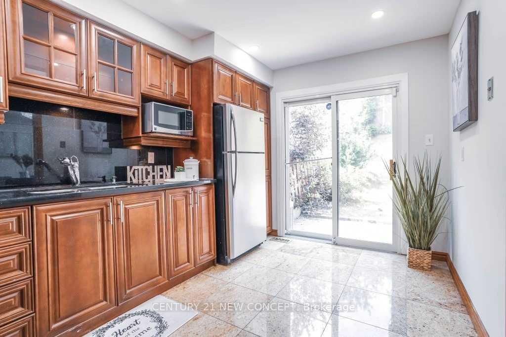 Photo 10 of 2 Sundown Court, Vaughan, Lakeview Estates — HOMEH
