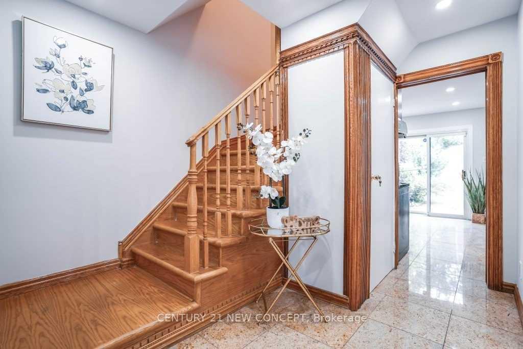 Photo 17 of 2 Sundown Court, Vaughan, Lakeview Estates — HOMEH