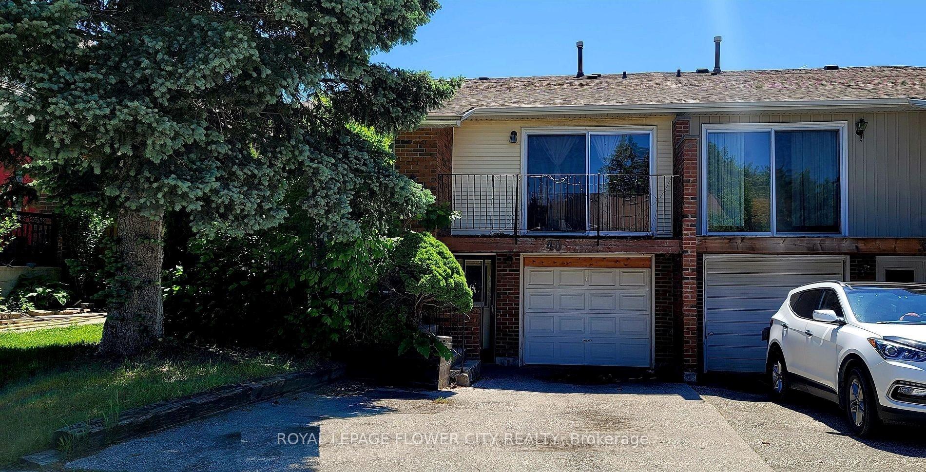 Photo 1 of 40 Ashford Court, Brampton, Brampton North — HOMEH