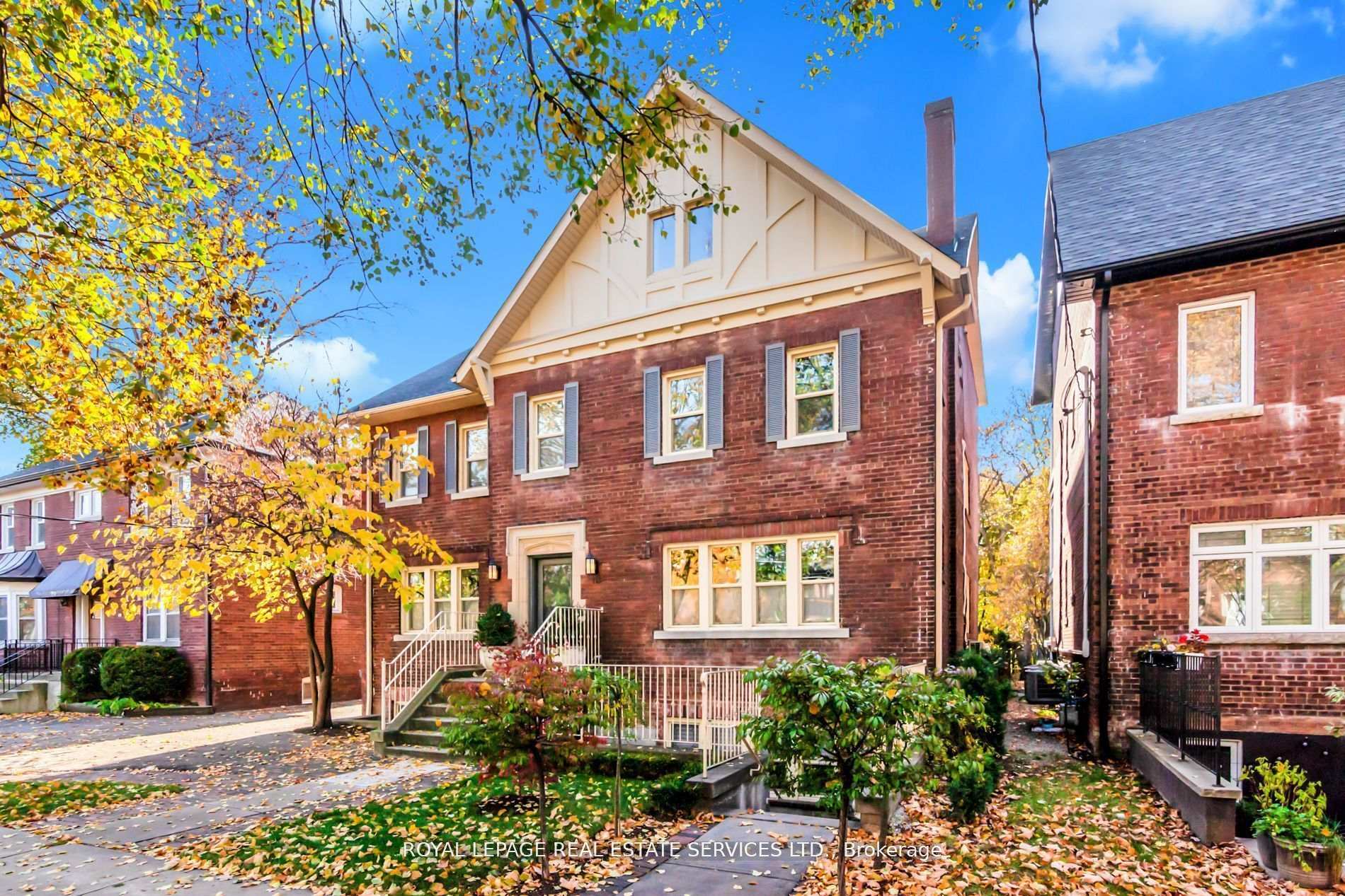 Photo 4 of Unit 3rd Flr, 113 Chaplin Crescent, Toronto, Yonge-Eglinton — HOMEH