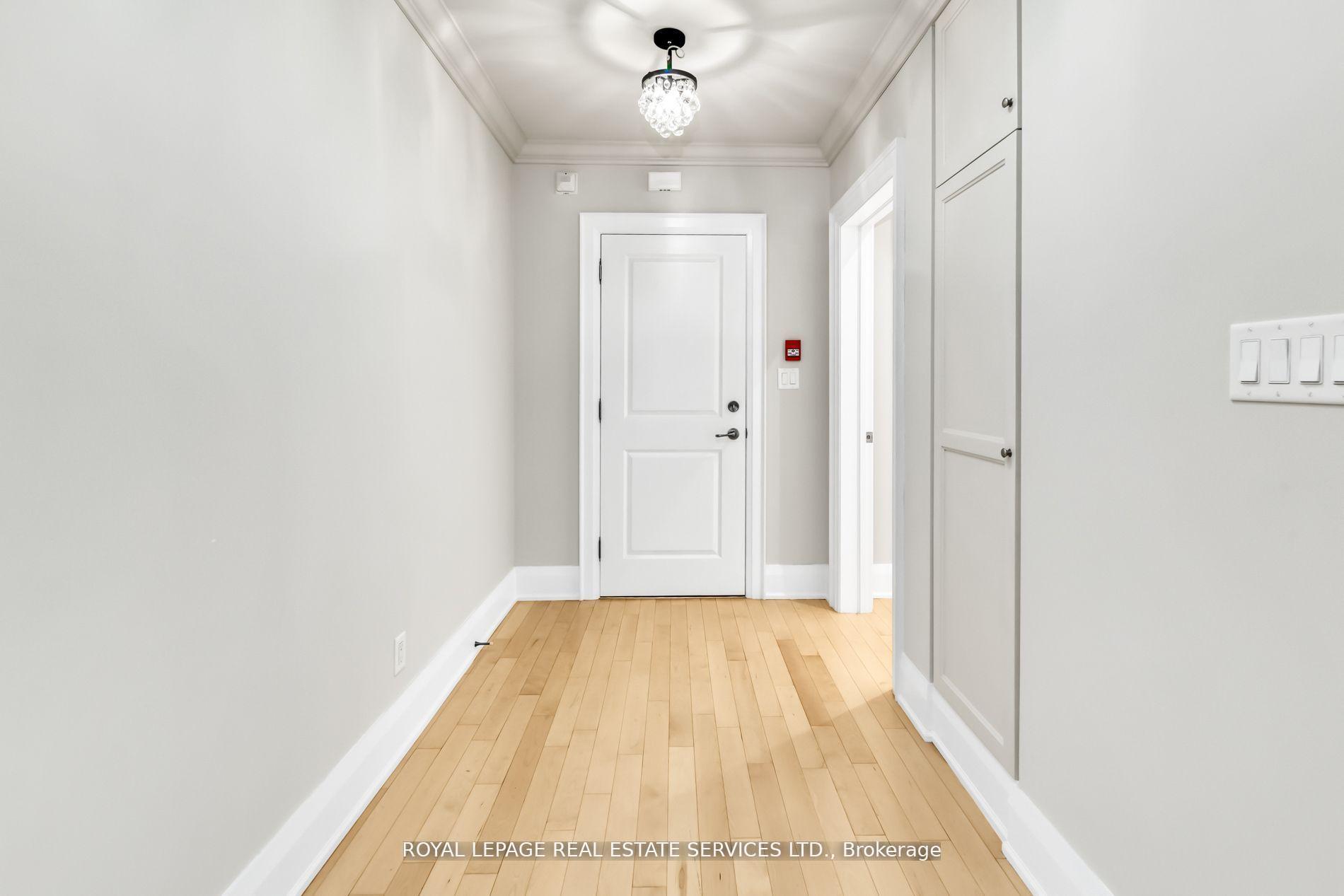 Photo 3 of Unit 3rd Flr, 113 Chaplin Crescent, Toronto, Yonge-Eglinton — HOMEH