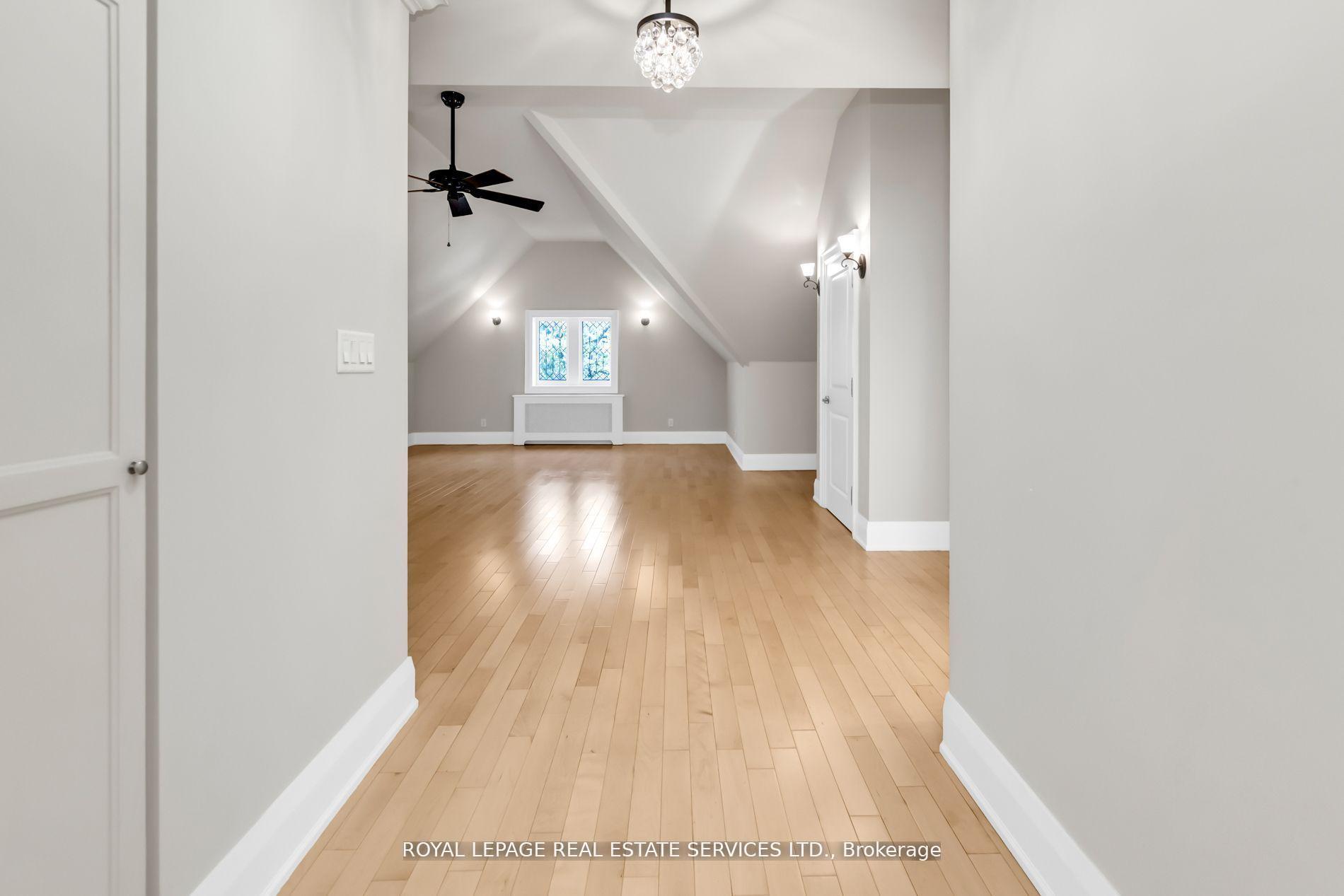 Photo 2 of Unit 3rd Flr, 113 Chaplin Crescent, Toronto, Yonge-Eglinton — HOMEH