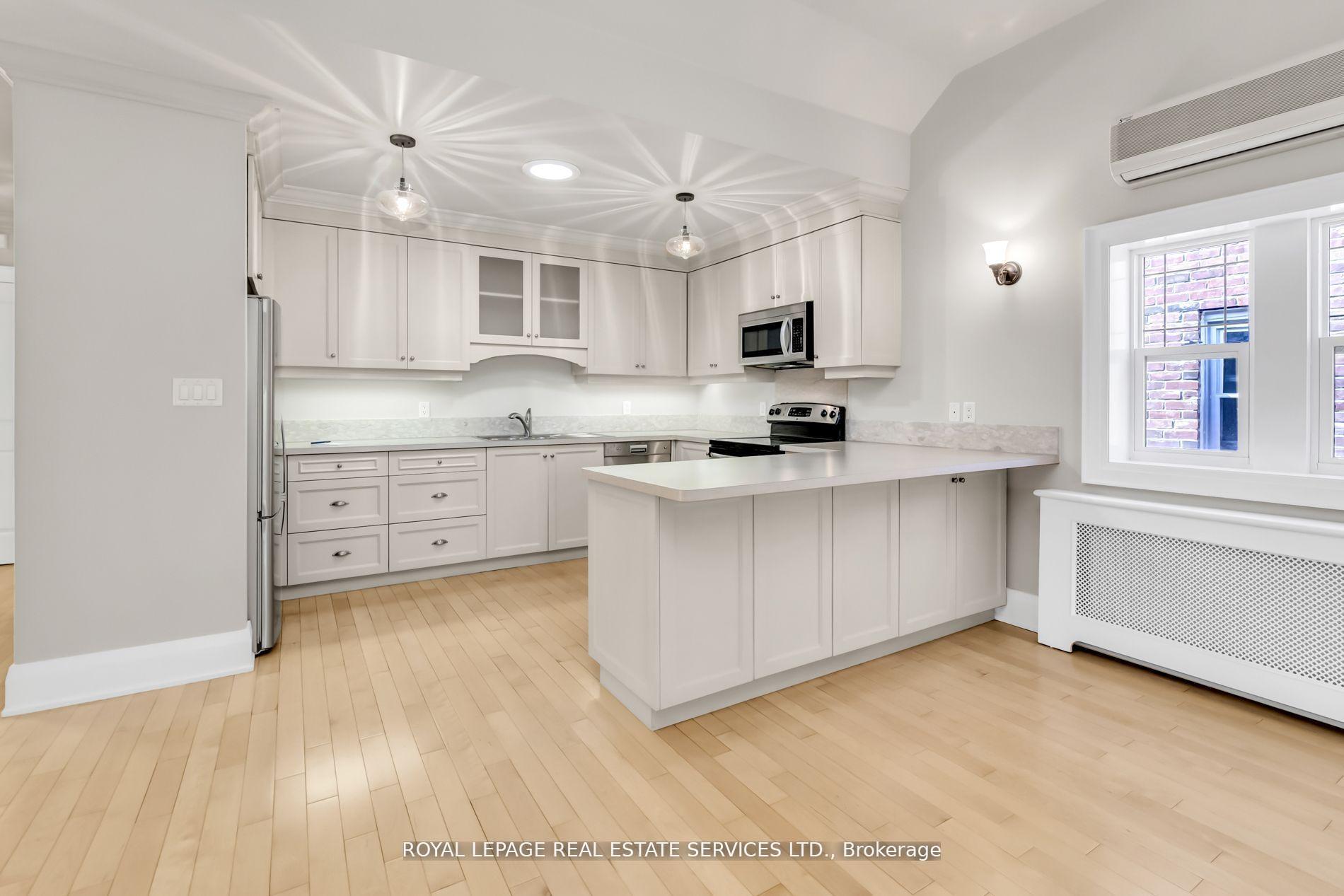 Photo 12 of Unit 3rd Flr, 113 Chaplin Crescent, Toronto, Yonge-Eglinton — HOMEH