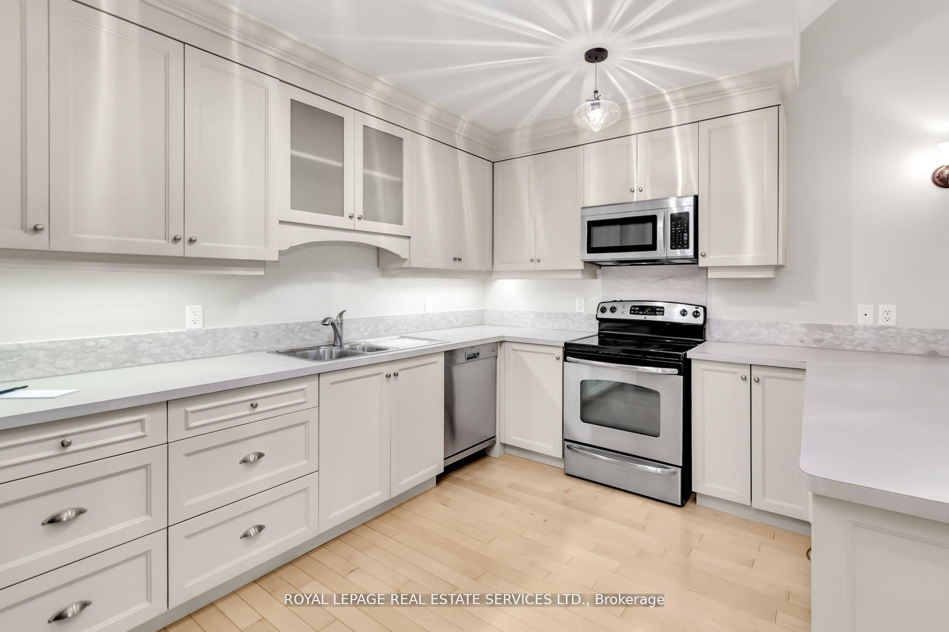 Photo 13 of Unit 3rd Flr, 113 Chaplin Crescent, Toronto, Yonge-Eglinton — HOMEH