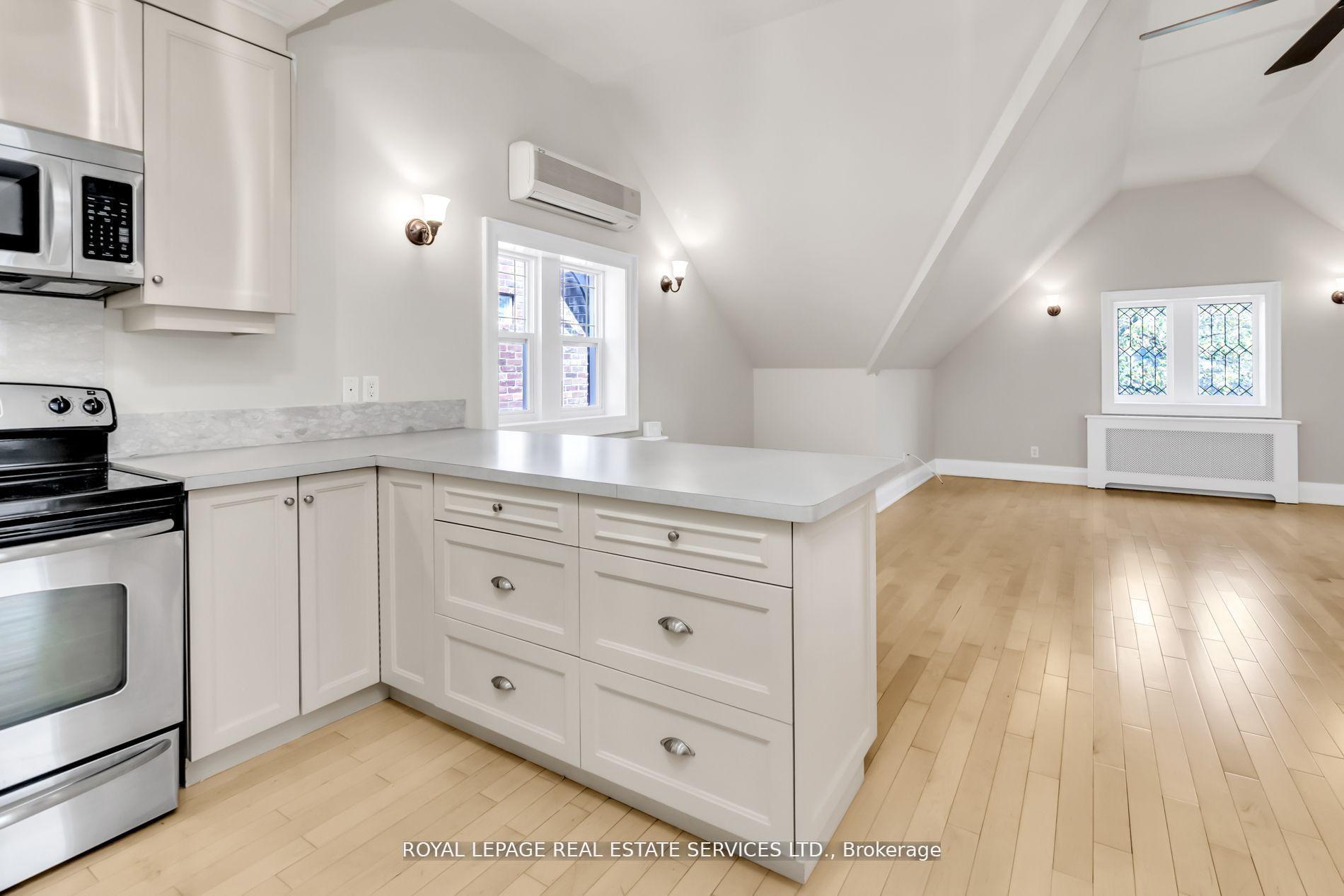 Photo 15 of Unit 3rd Flr, 113 Chaplin Crescent, Toronto, Yonge-Eglinton — HOMEH