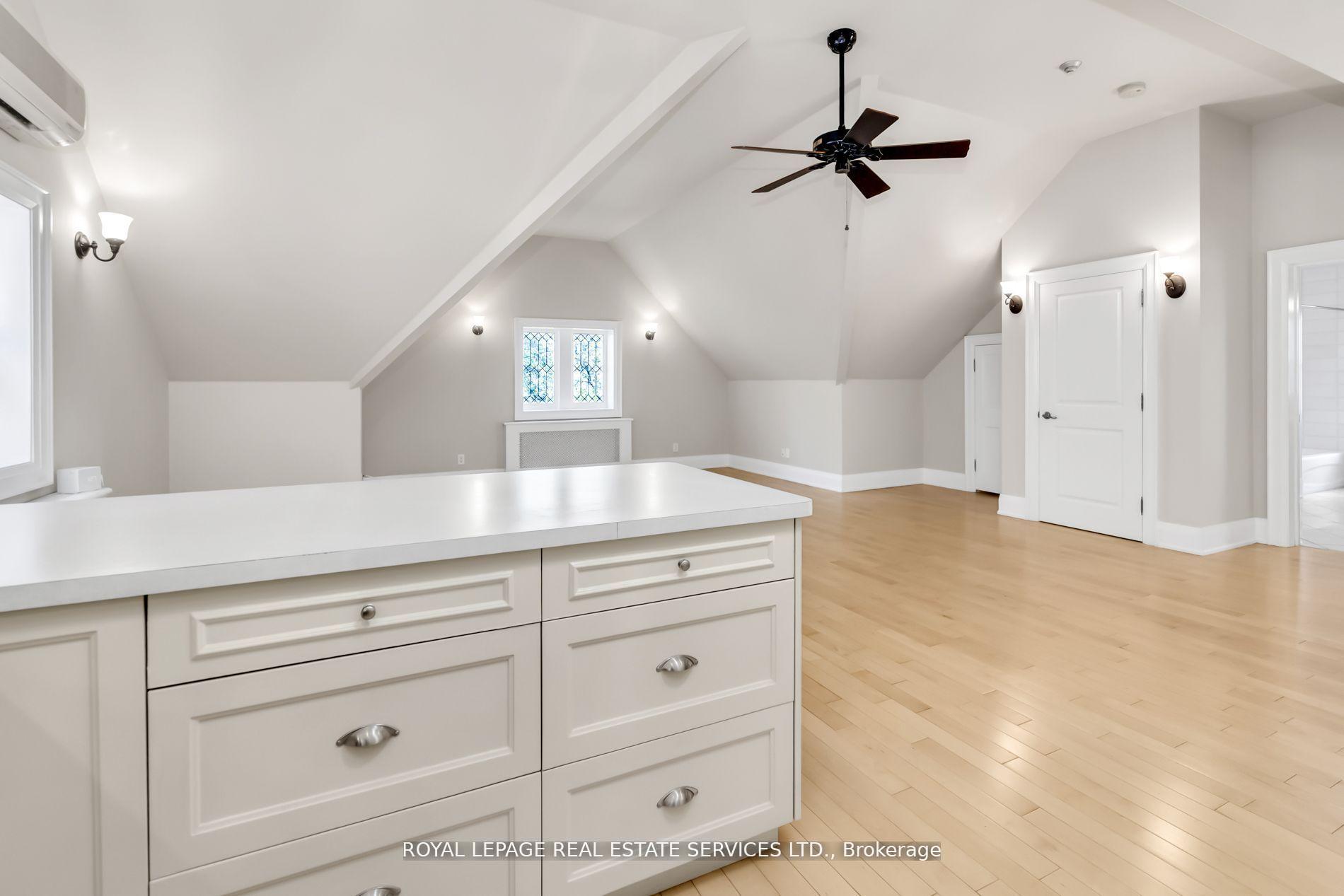 Photo 16 of Unit 3rd Flr, 113 Chaplin Crescent, Toronto, Yonge-Eglinton — HOMEH