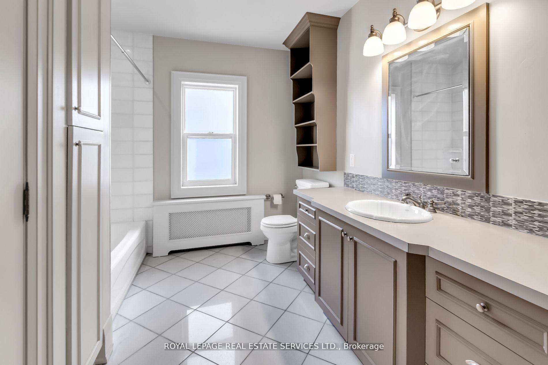 Photo 24 of Unit 3rd Flr, 113 Chaplin Crescent, Toronto, Yonge-Eglinton — HOMEH