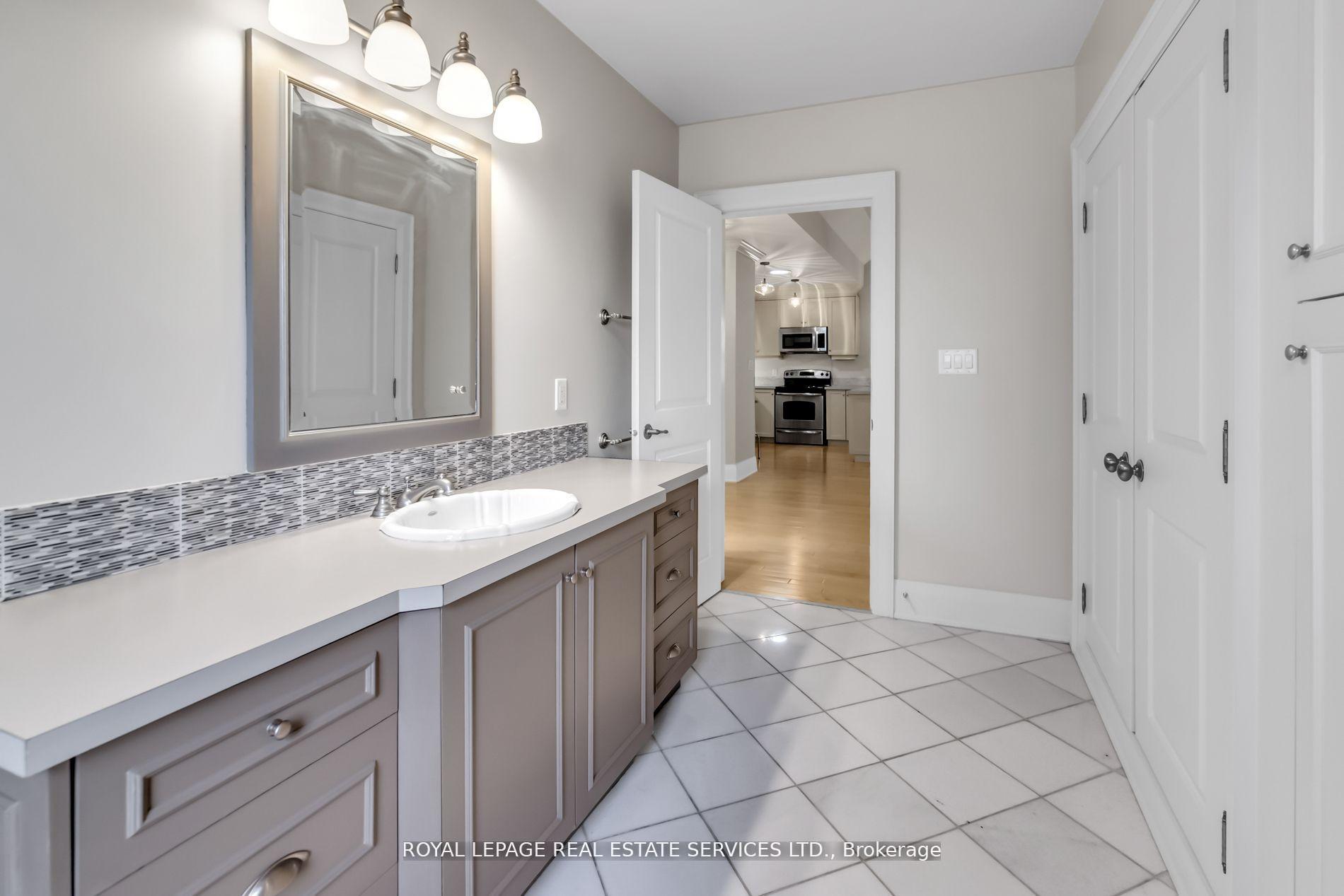 Photo 30 of Unit 3rd Flr, 113 Chaplin Crescent, Toronto, Yonge-Eglinton — HOMEH