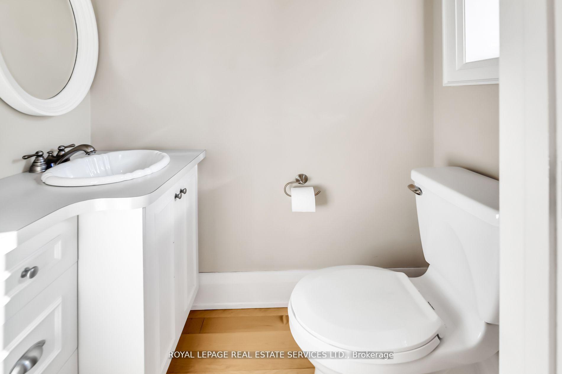 Photo 31 of Unit 3rd Flr, 113 Chaplin Crescent, Toronto, Yonge-Eglinton — HOMEH
