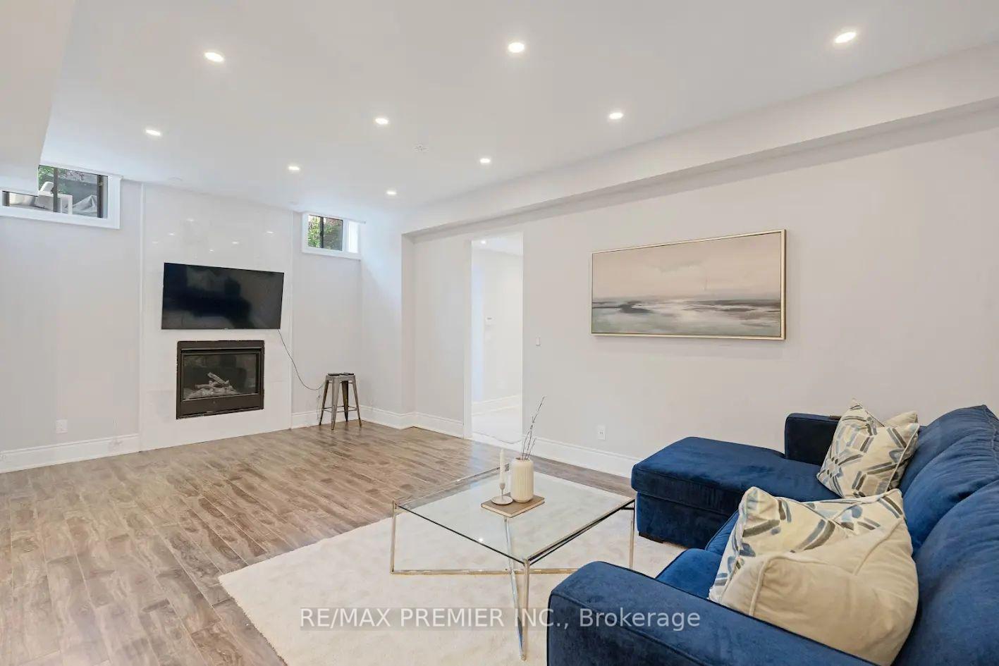 Photo 3 of Unit Lower, 105 Chesney Crescent, Vaughan, Kleinburg — HOMEH