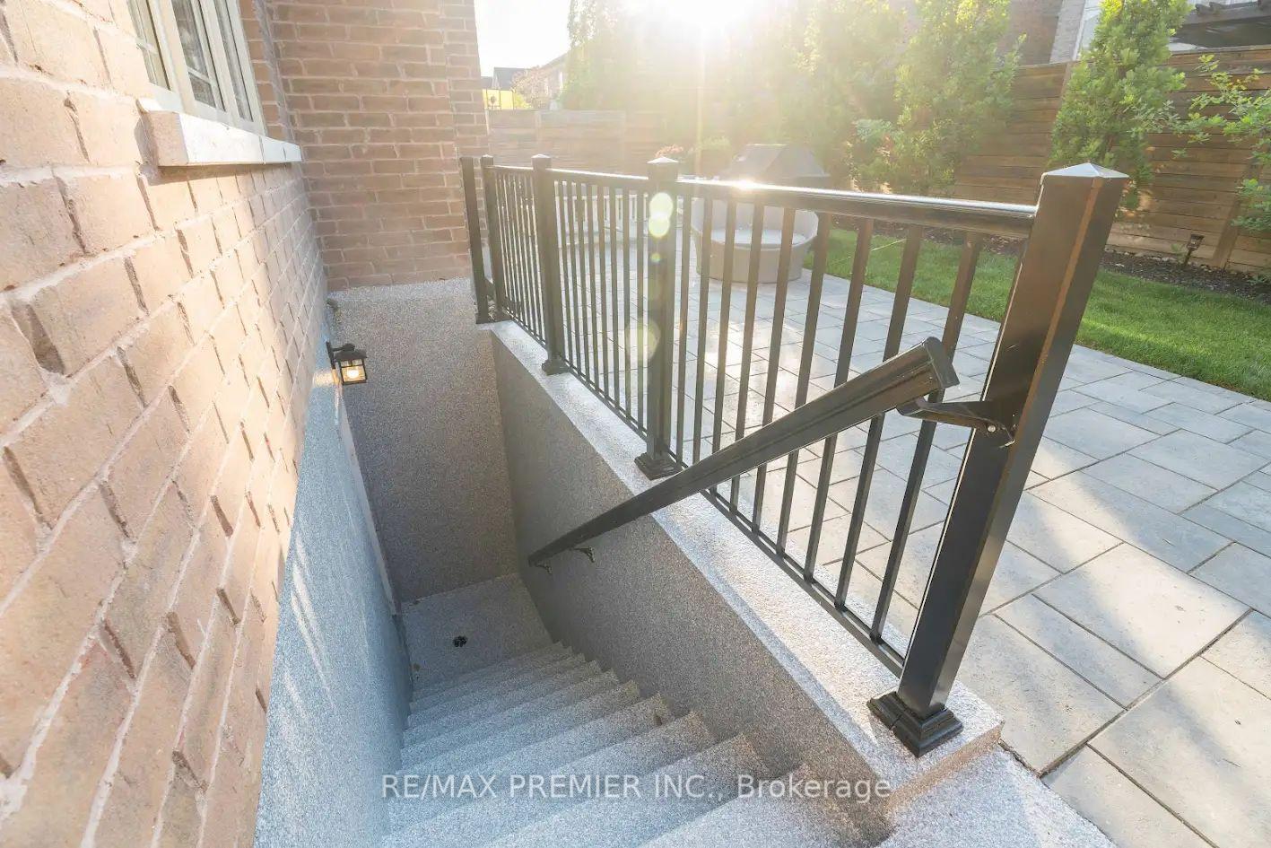 Photo 14 of Unit Lower, 105 Chesney Crescent, Vaughan, Kleinburg — HOMEH