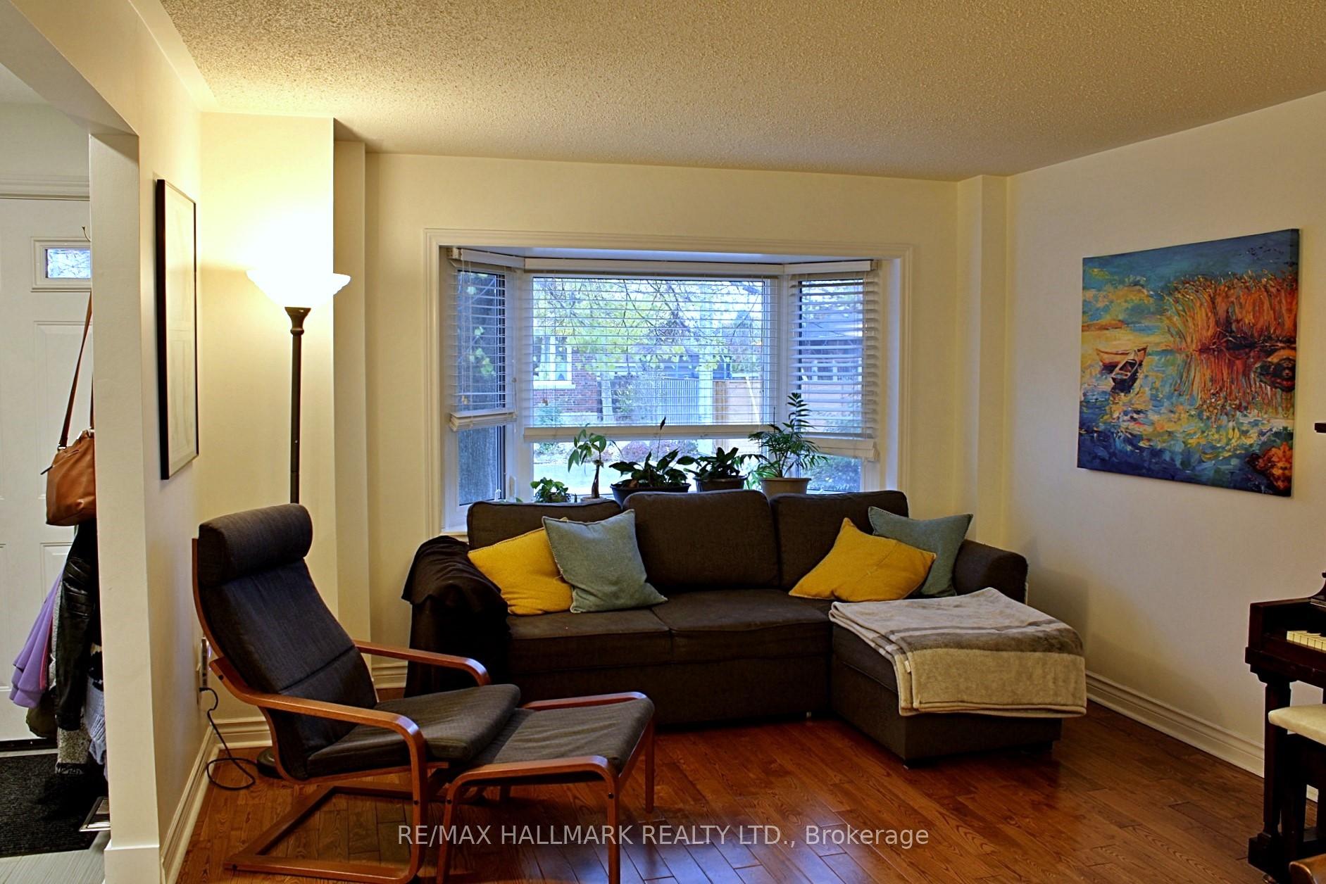 Photo 3 of 2 Northridge Avenue, Toronto, East York — HOMEH