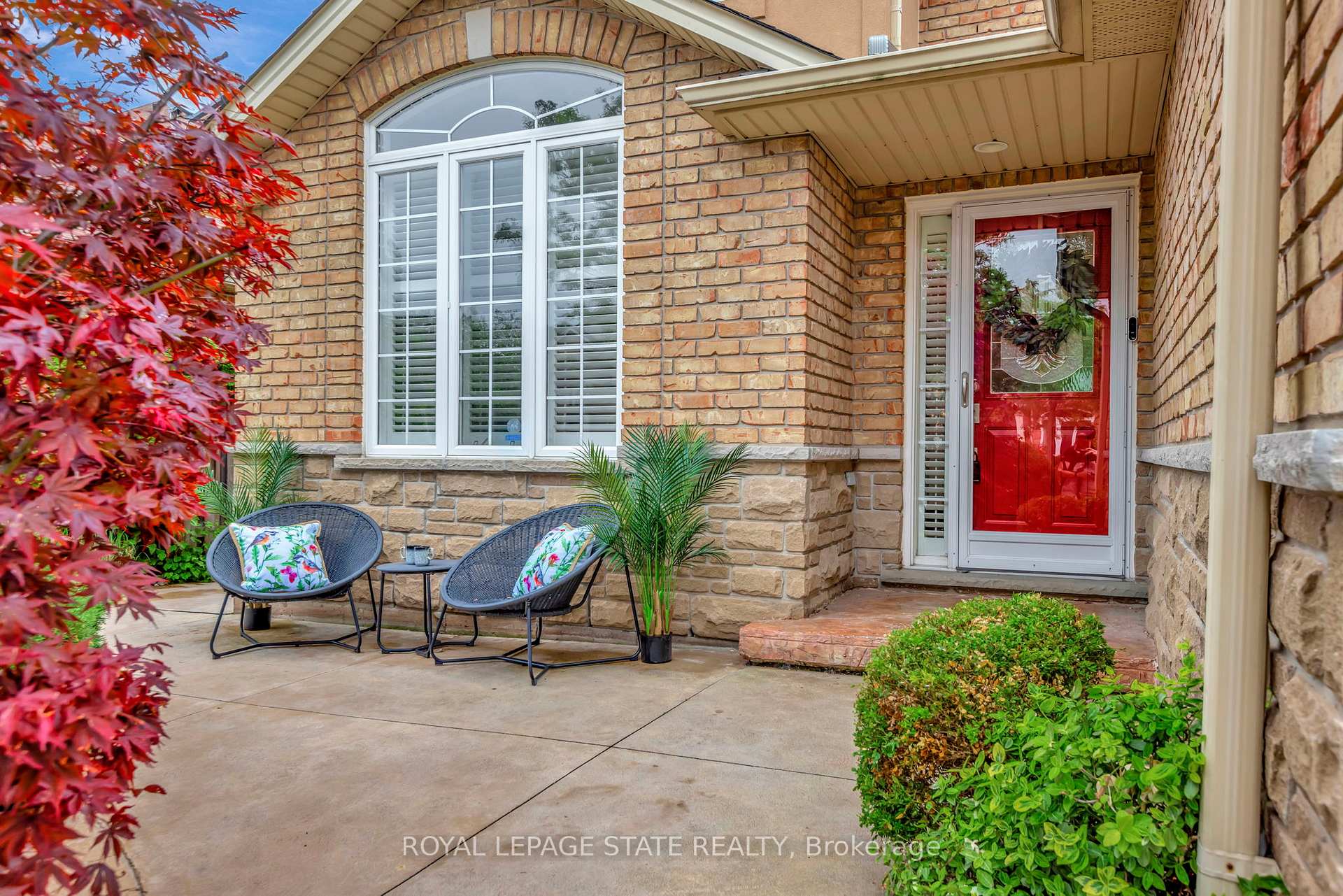 Photo 3 of 162 Silverlace Circle, Hamilton, Stoney Creek — HOMEH