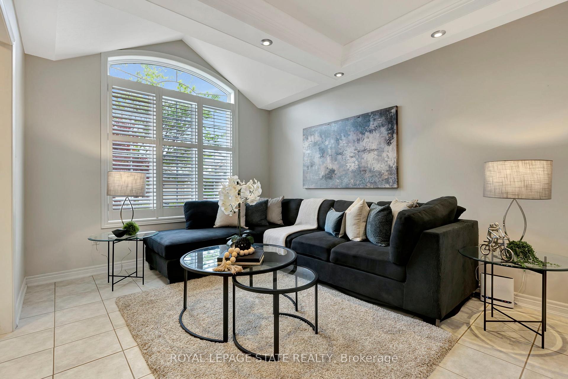 Photo 4 of 162 Silverlace Circle, Hamilton, Stoney Creek — HOMEH