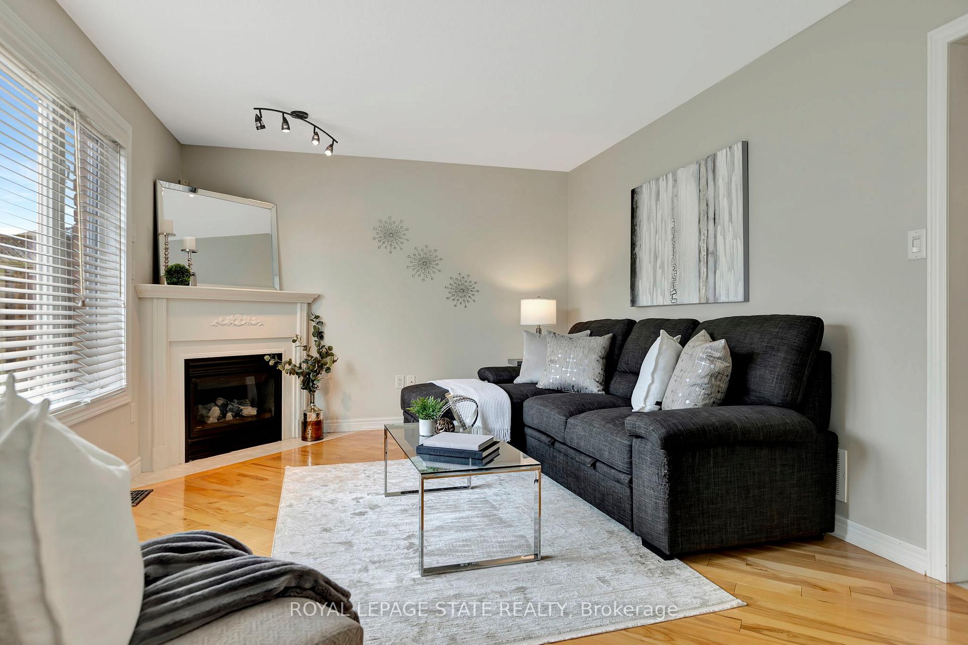 Photo 16 of 162 Silverlace Circle, Hamilton, Stoney Creek — HOMEH