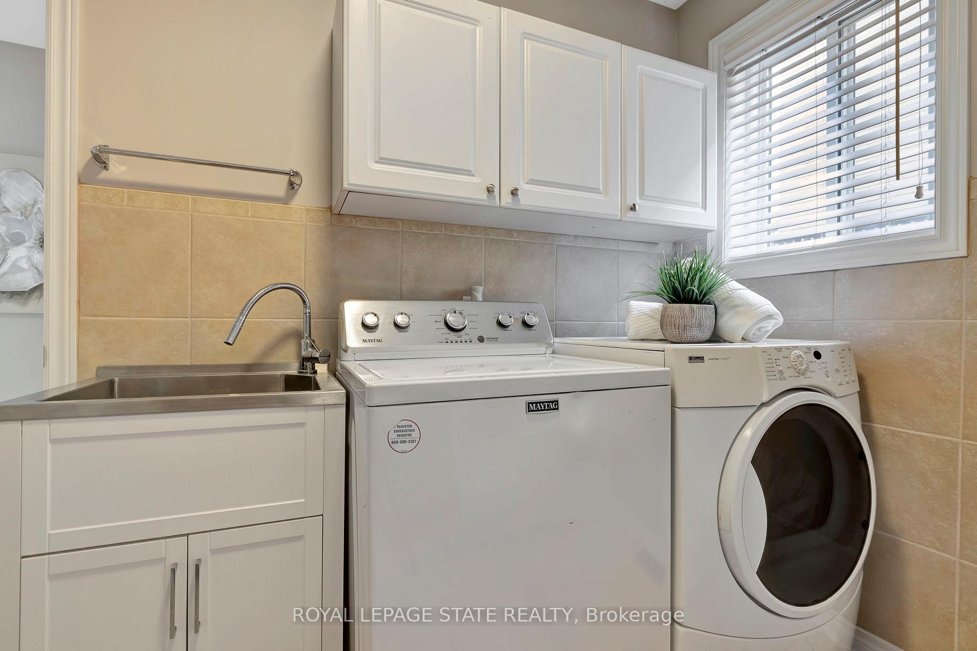 Photo 14 of 162 Silverlace Circle, Hamilton, Stoney Creek — HOMEH