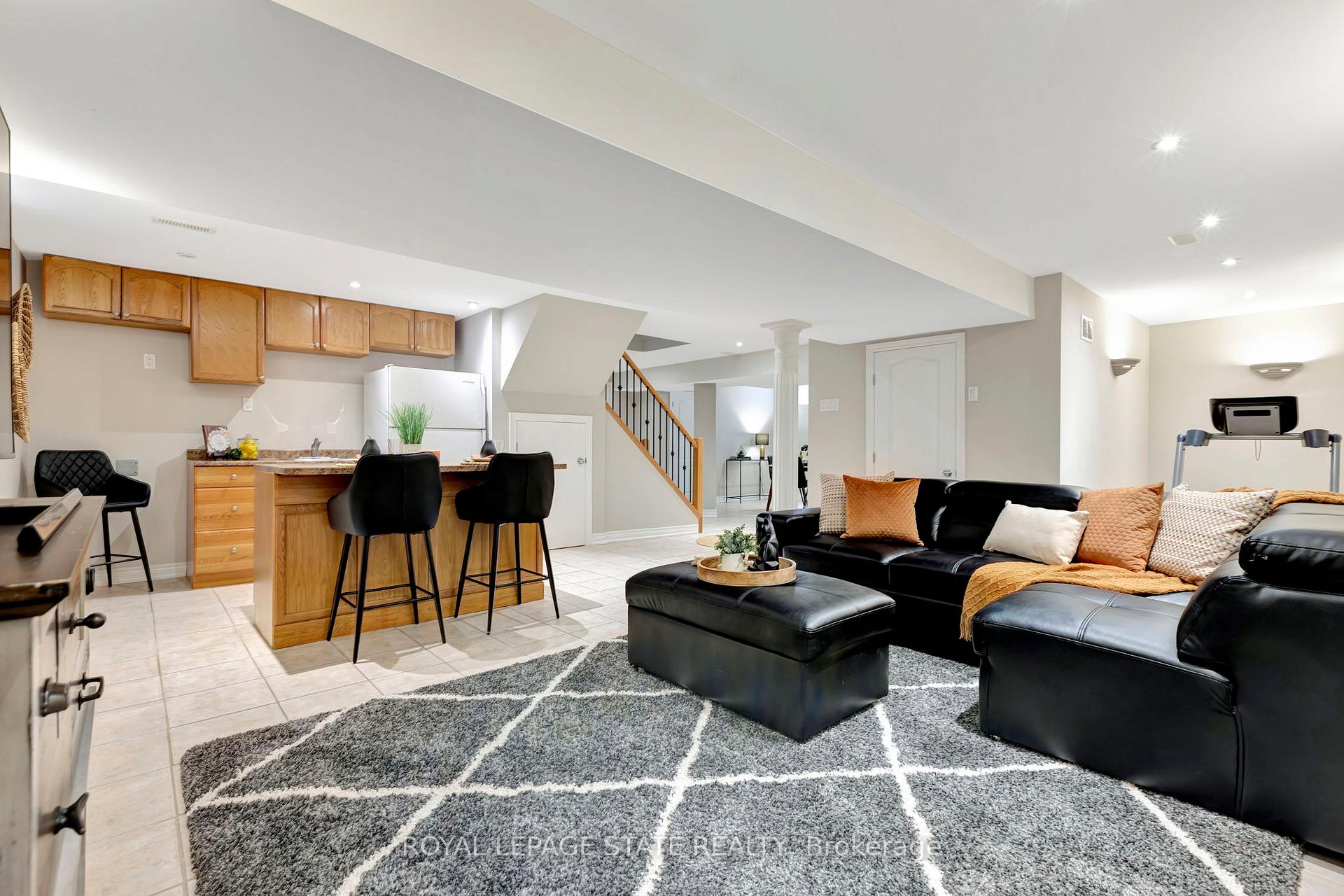 Photo 24 of 162 Silverlace Circle, Hamilton, Stoney Creek — HOMEH