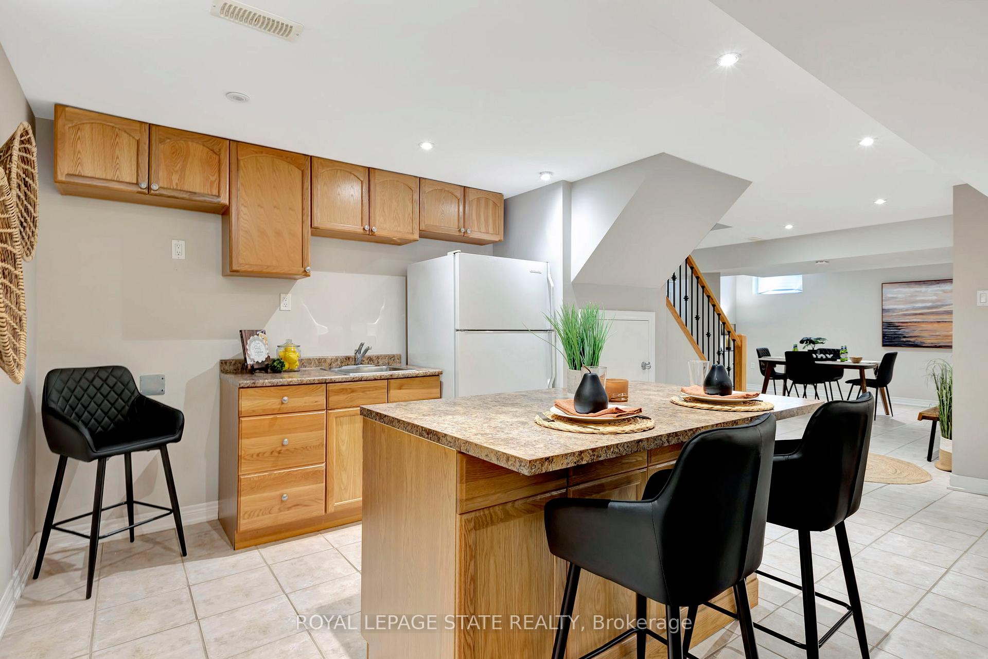 Photo 25 of 162 Silverlace Circle, Hamilton, Stoney Creek — HOMEH