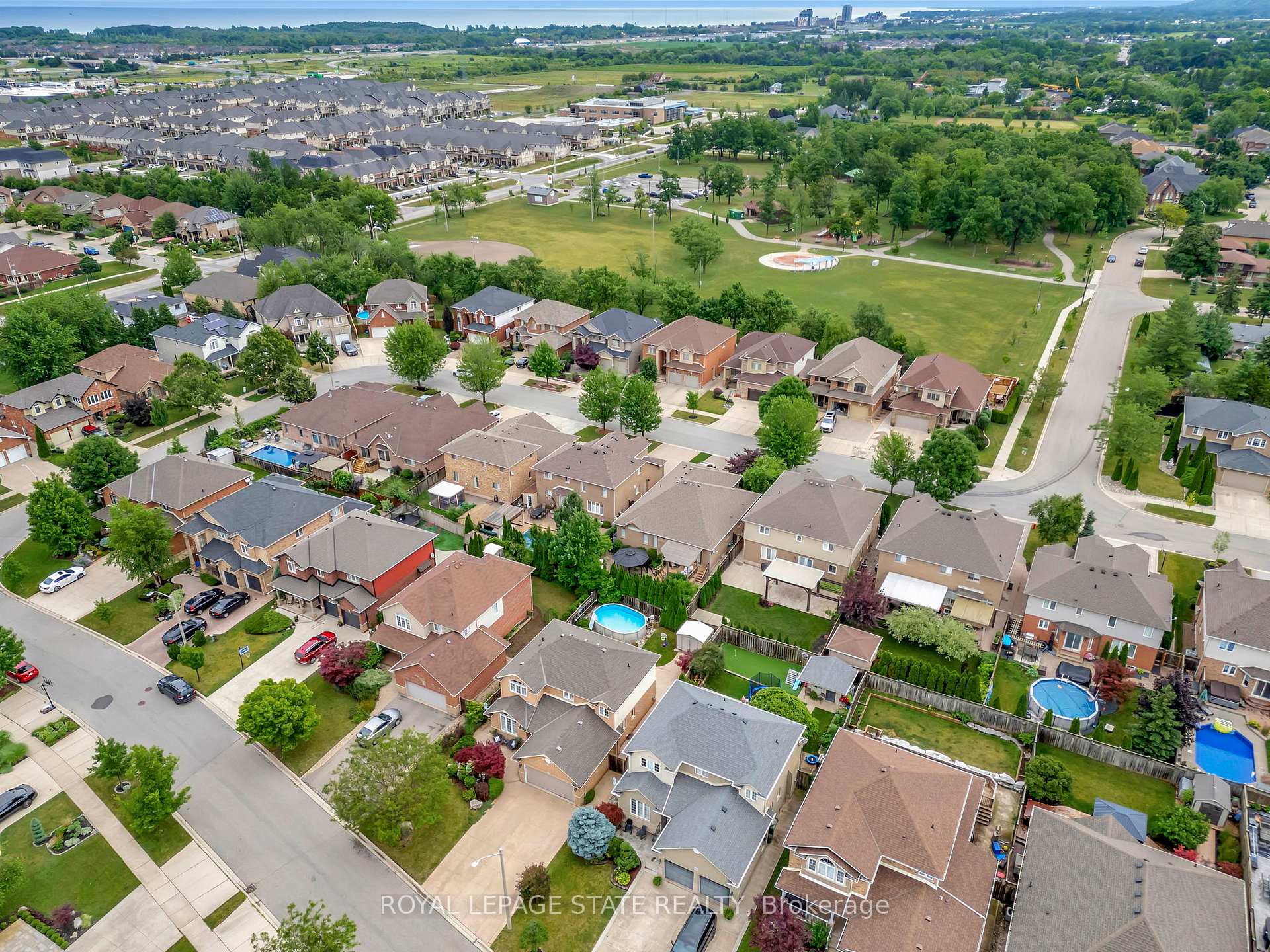 Photo 35 of 162 Silverlace Circle, Hamilton, Stoney Creek — HOMEH