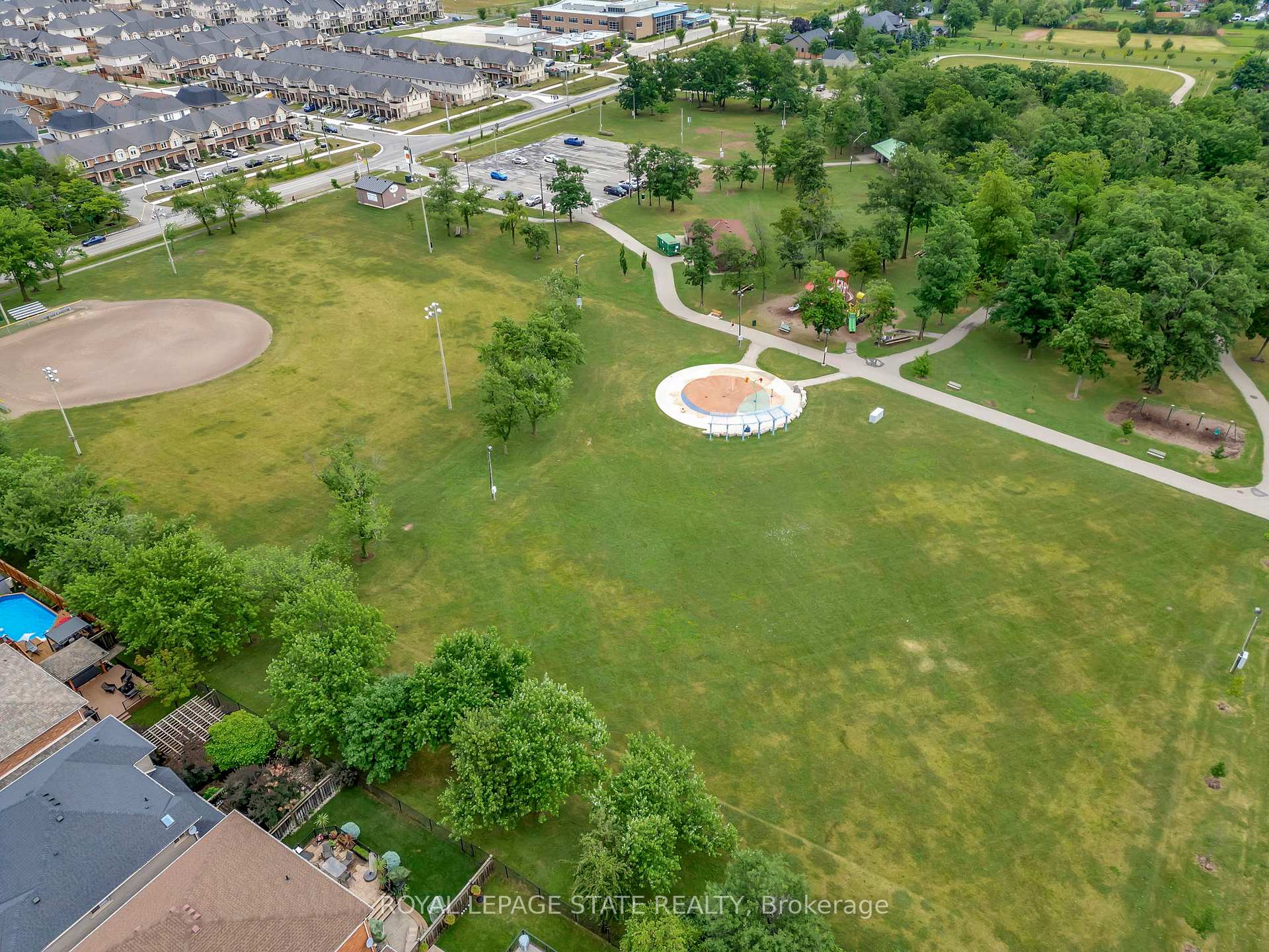 Photo 34 of 162 Silverlace Circle, Hamilton, Stoney Creek — HOMEH