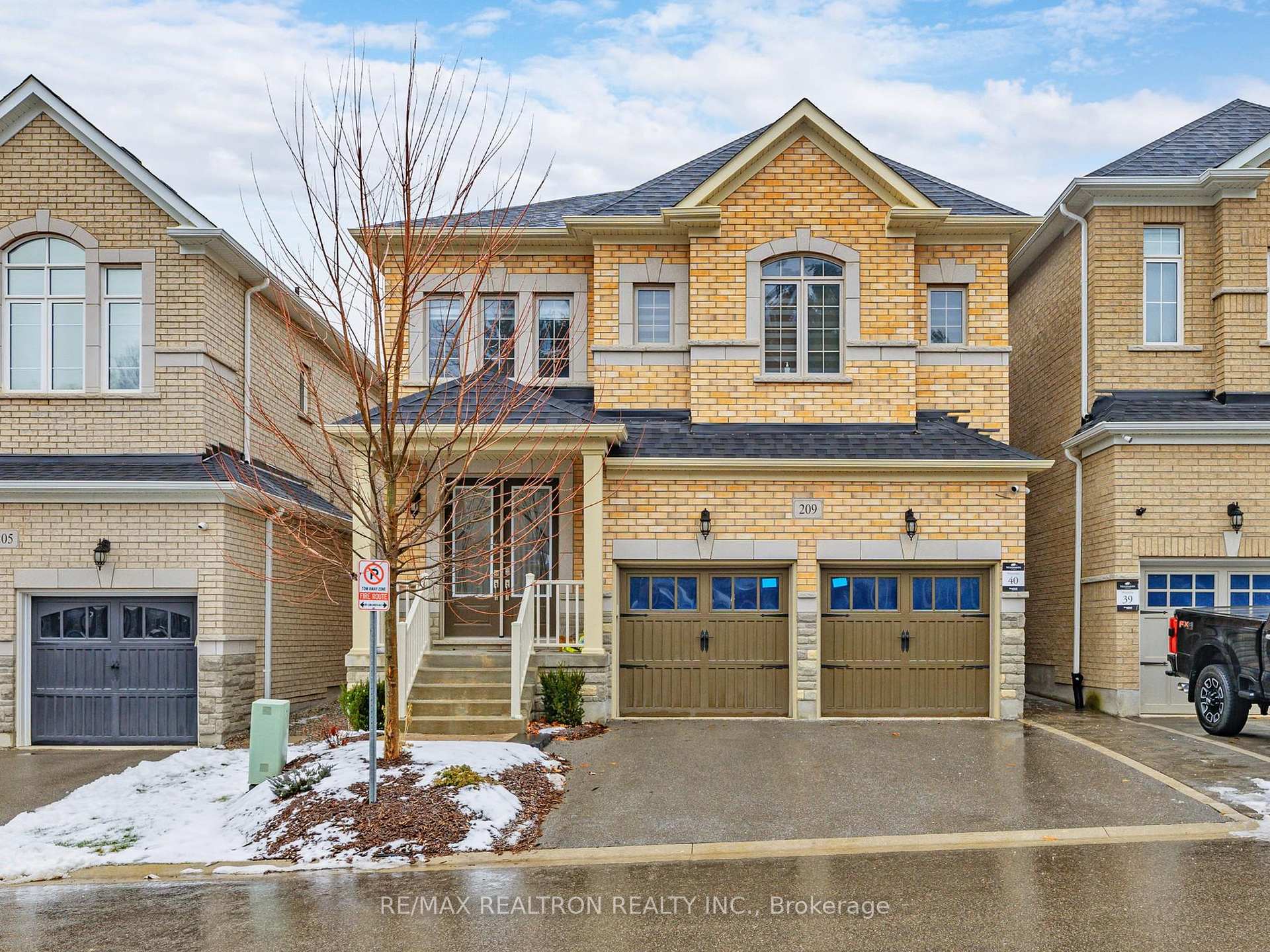Photo 1 of Unit Bsmt, 209 Butternut Ridge Trail, Aurora, Aurora Heights — HOMEH