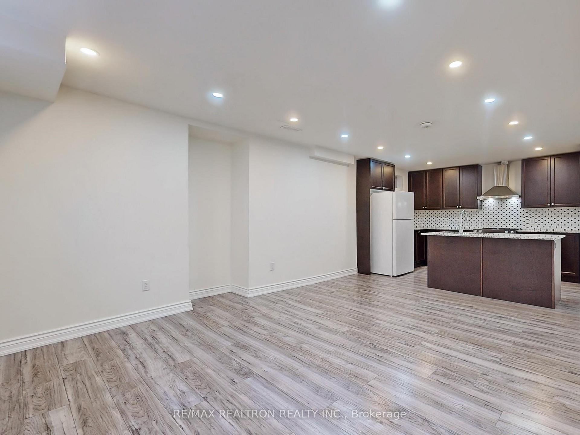 Photo 7 of Unit Bsmt, 209 Butternut Ridge Trail, Aurora, Aurora Heights — HOMEH