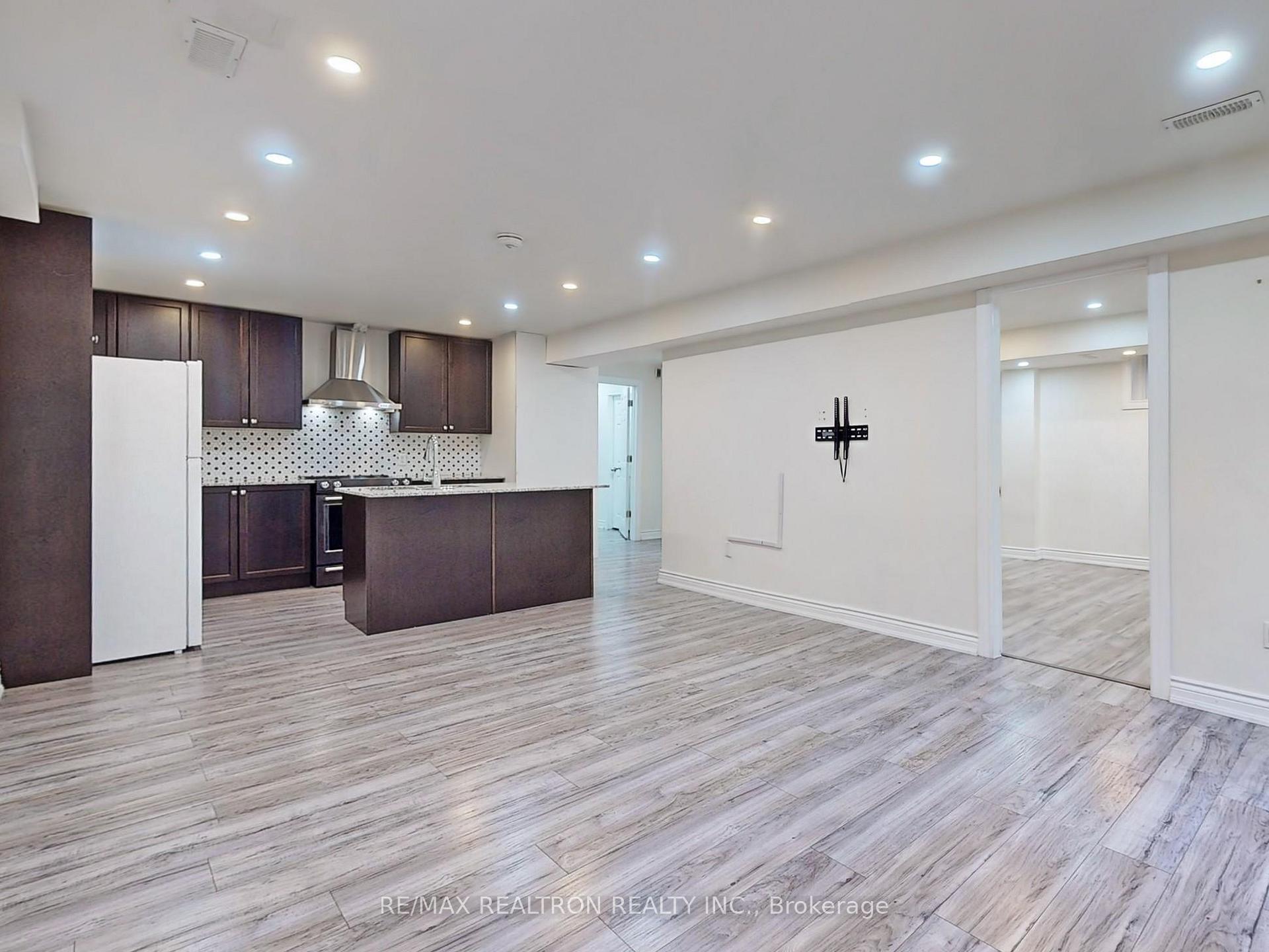 Photo 9 of Unit Bsmt, 209 Butternut Ridge Trail, Aurora, Aurora Heights — HOMEH