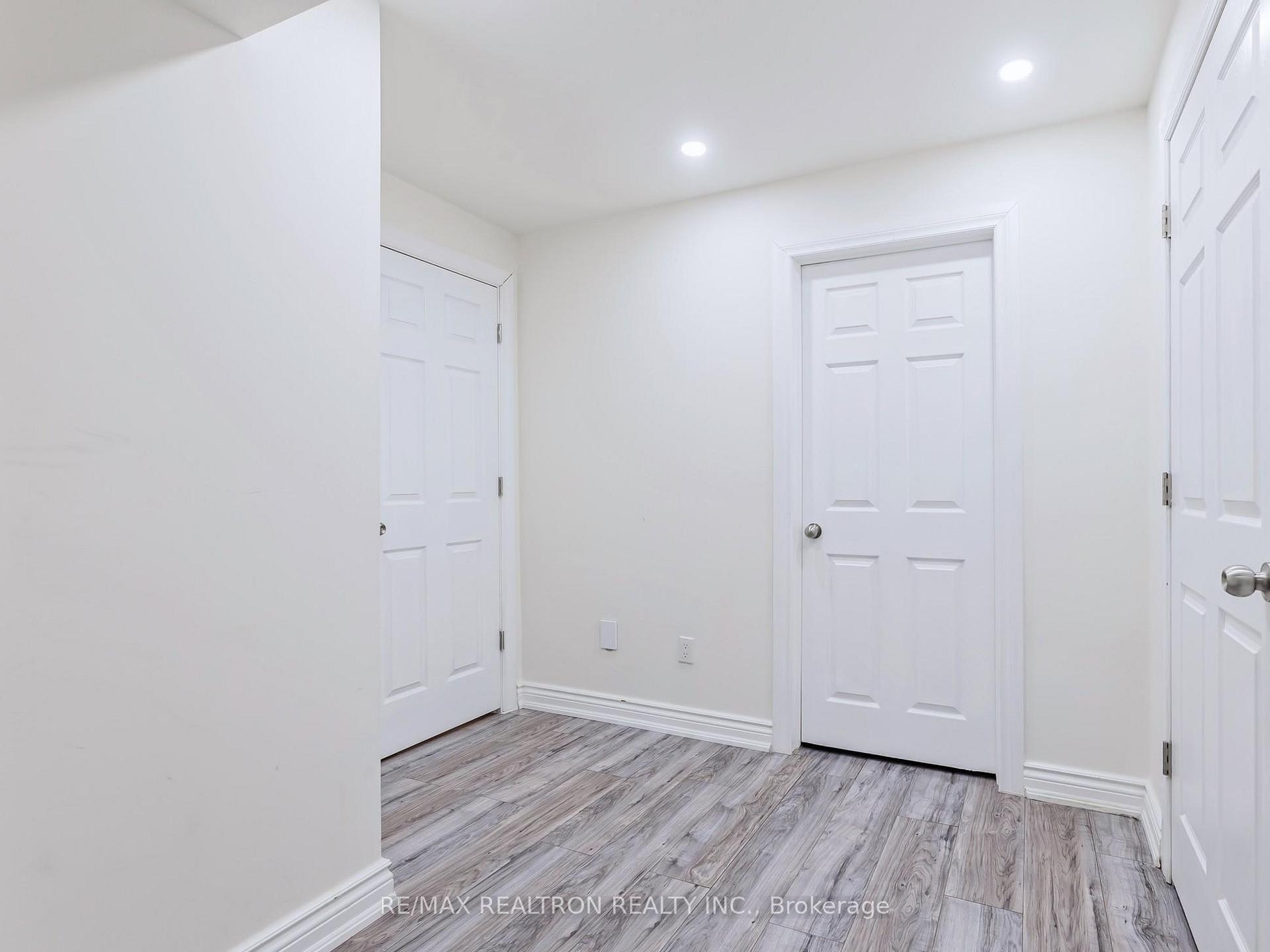 Photo 23 of Unit Bsmt, 209 Butternut Ridge Trail, Aurora, Aurora Heights — HOMEH