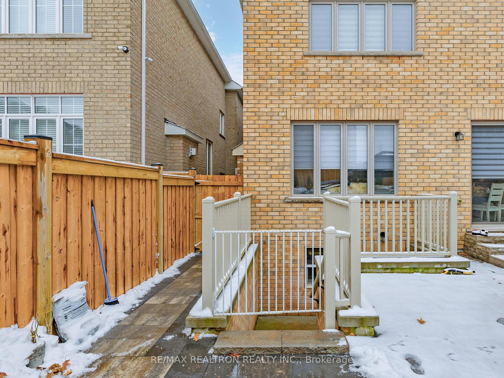 Photo 33 of Unit Bsmt, 209 Butternut Ridge Trail, Aurora, Aurora Heights — HOMEH