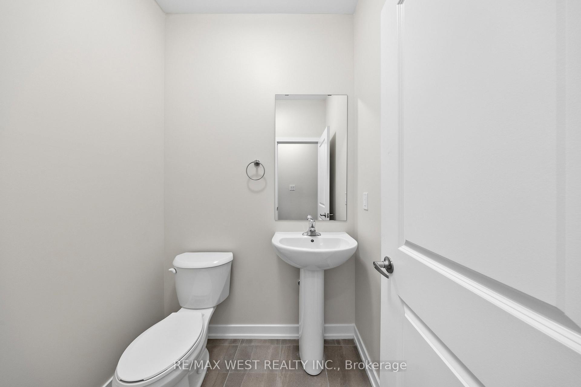 Photo 13 of 38 Singhampton Road, Vaughan, Kleinburg — HOMEH